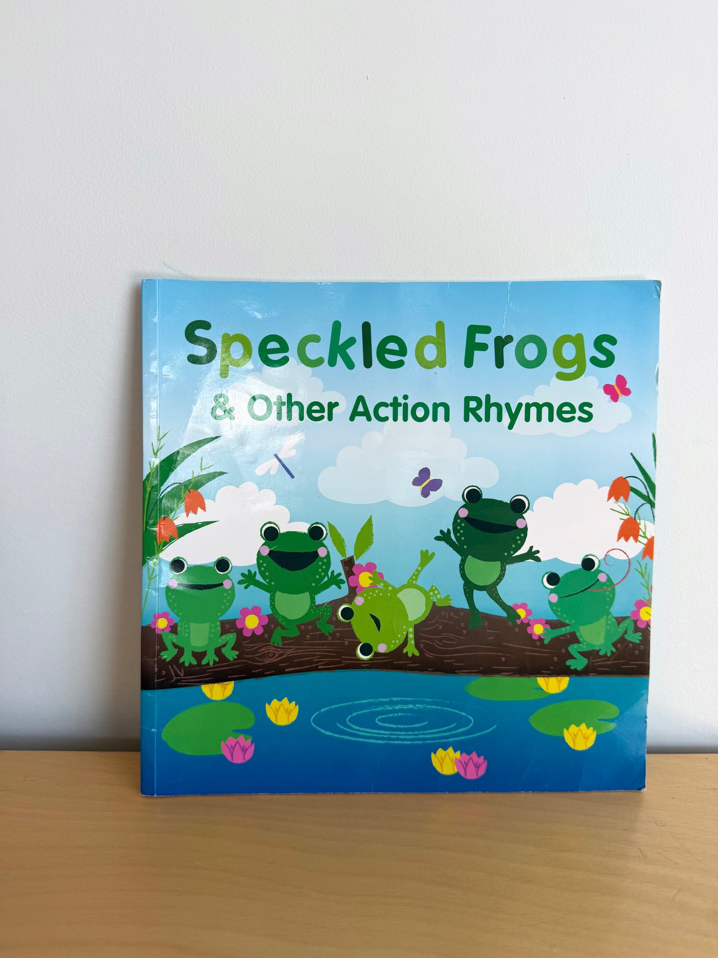 Speckled Frogs & Other Action Rhymes Book / 0-6 years