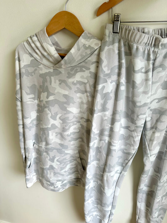 Light Camo Sweatsuit / 12 years