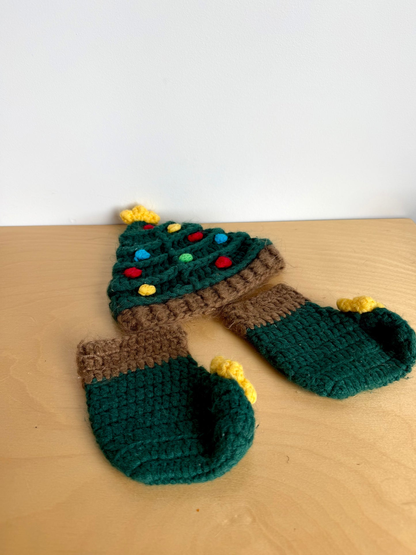 Christmas Tree Knit Hat + Slippers / 0-12m