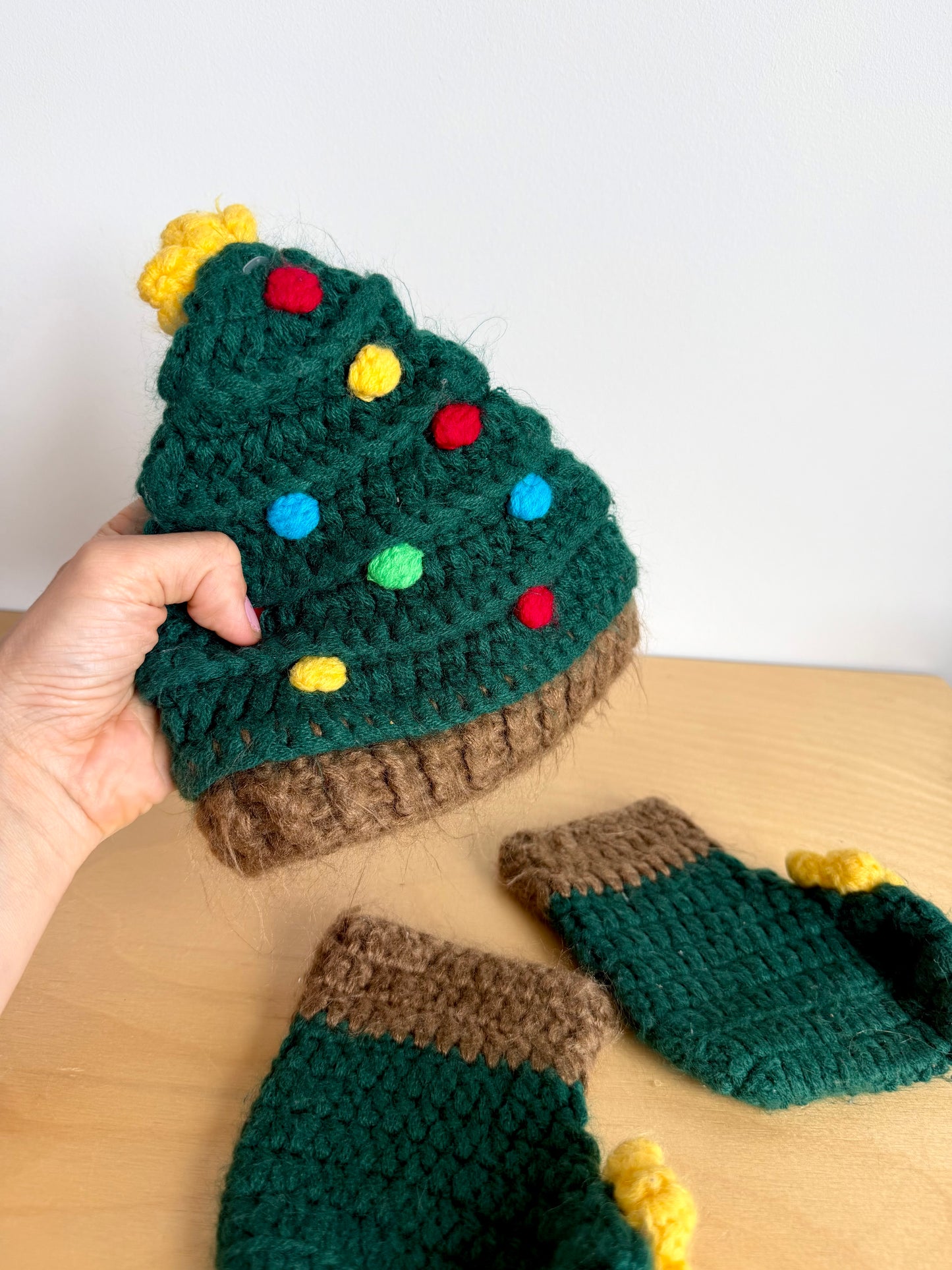 Christmas Tree Knit Hat + Slippers / 0-12m