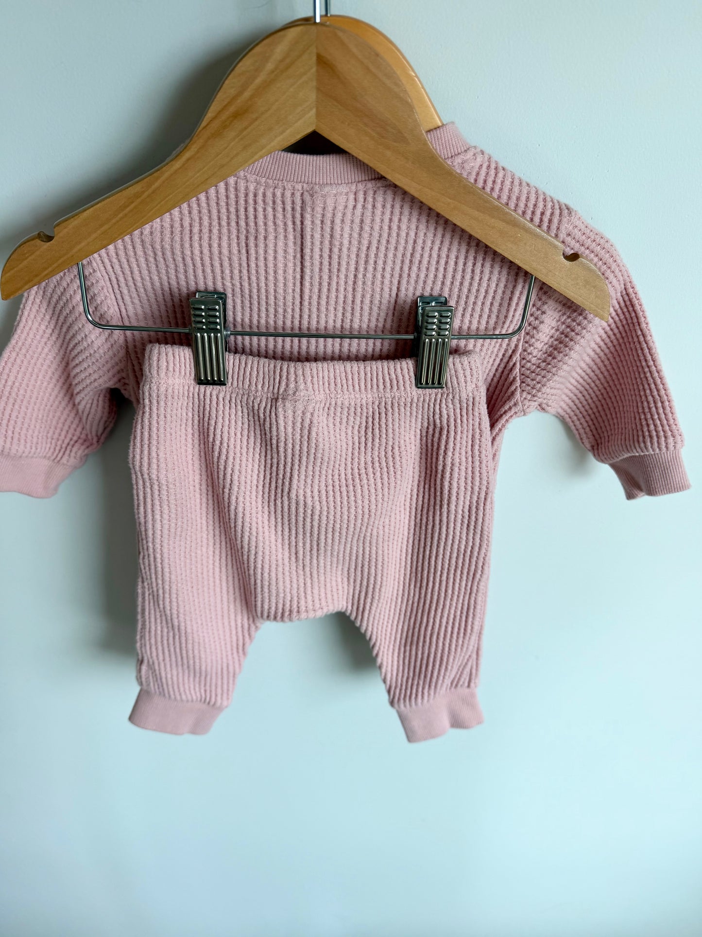 Pink Ruffle Top + Pants Set / 3-6m