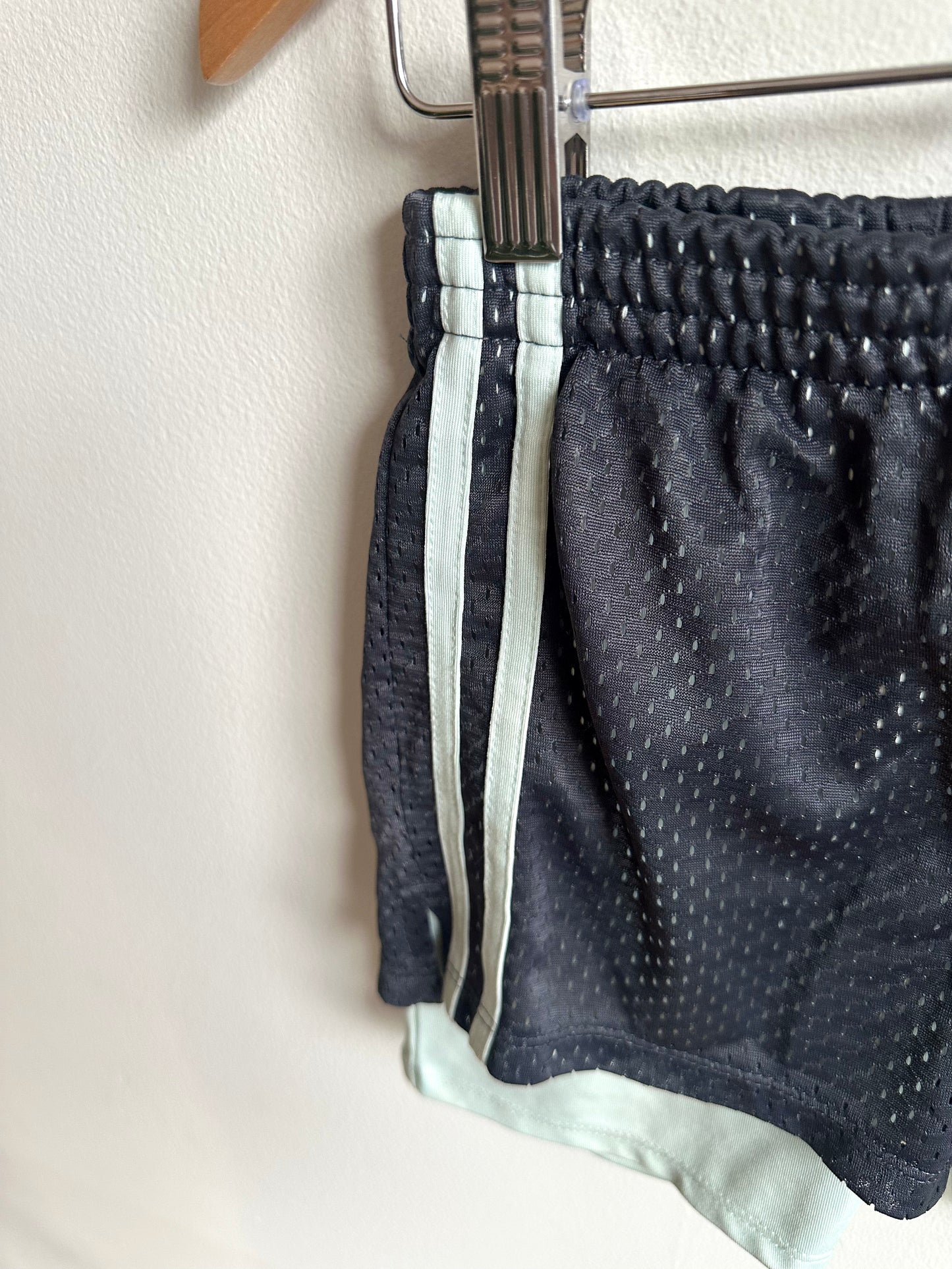 Black Exercise Shorts with Stripes / 6 years