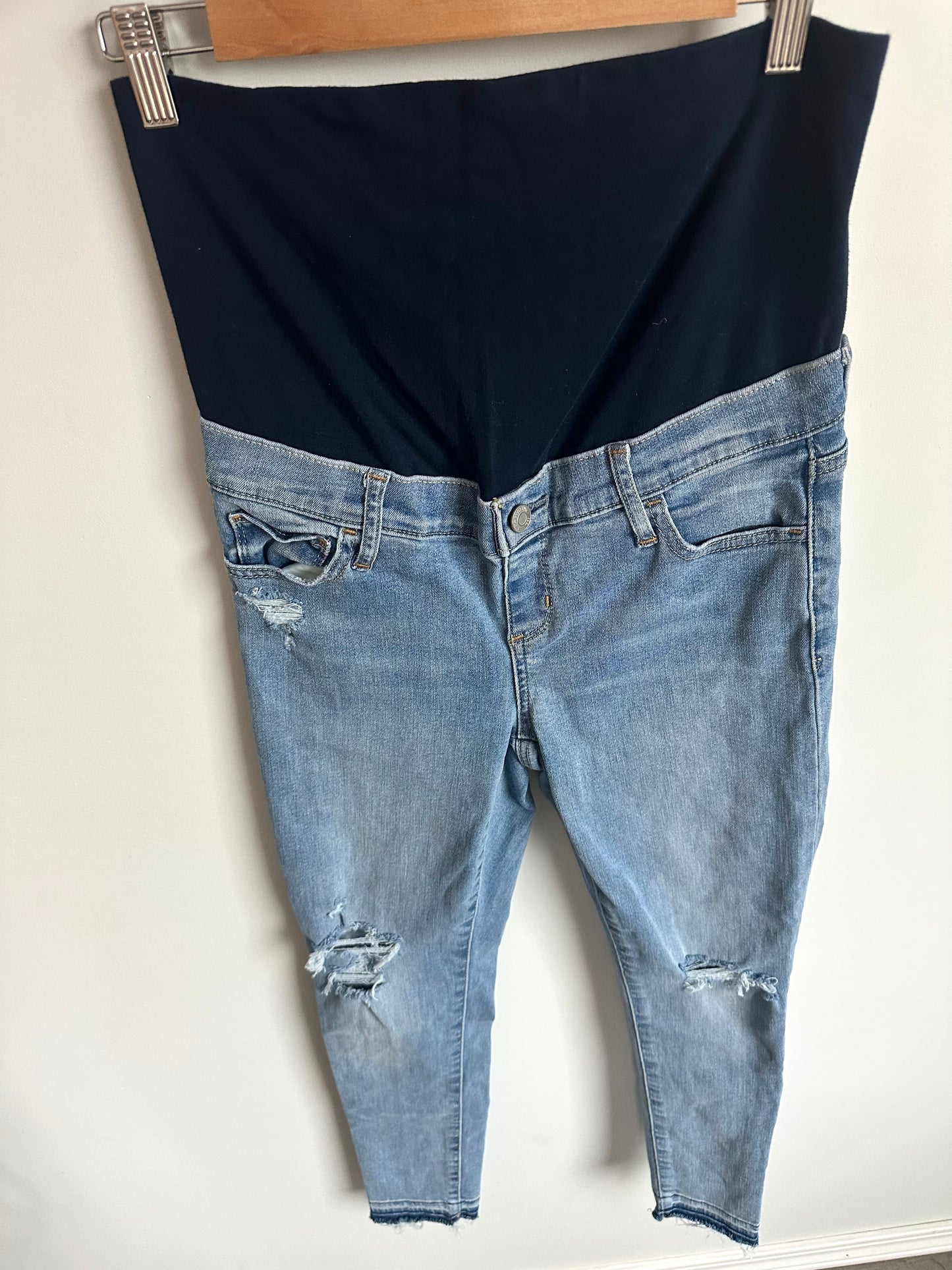 Gap Light Distressed Maternity Jeans / 27/4