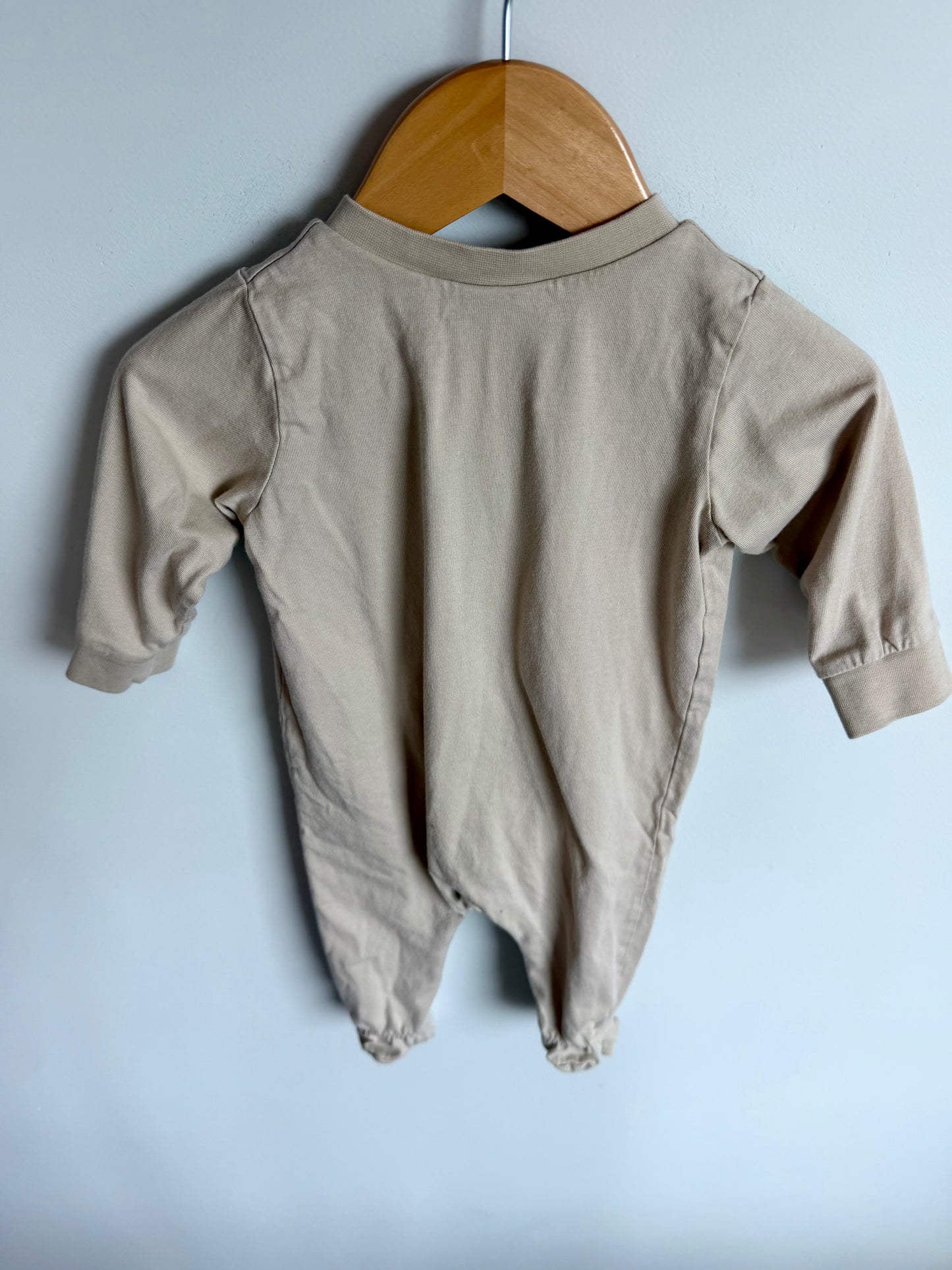 H&M Beige Footed Sleeper / 4-6m