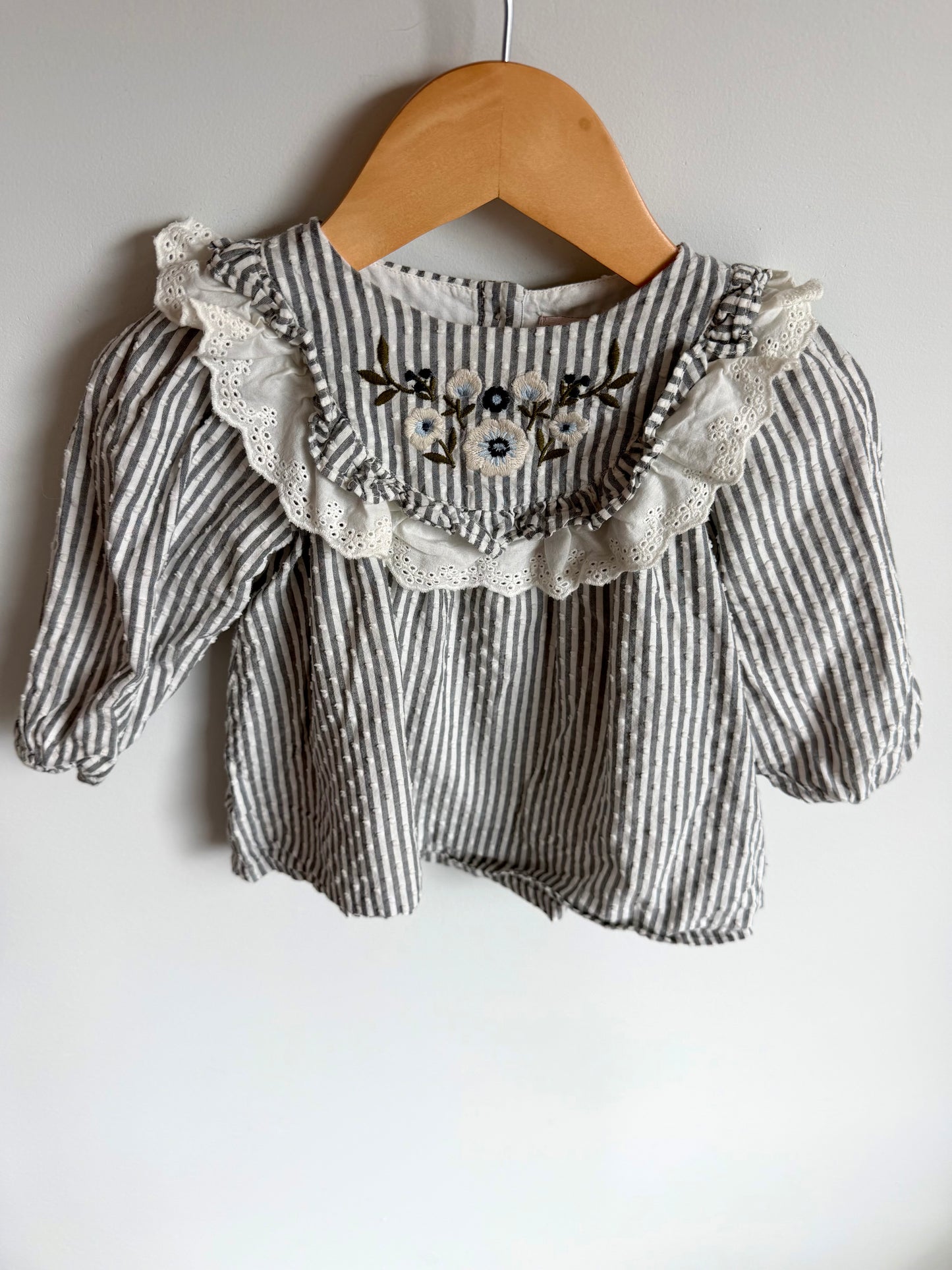 100% Cotton Stripe Embroidered Long Sleeve / 18m