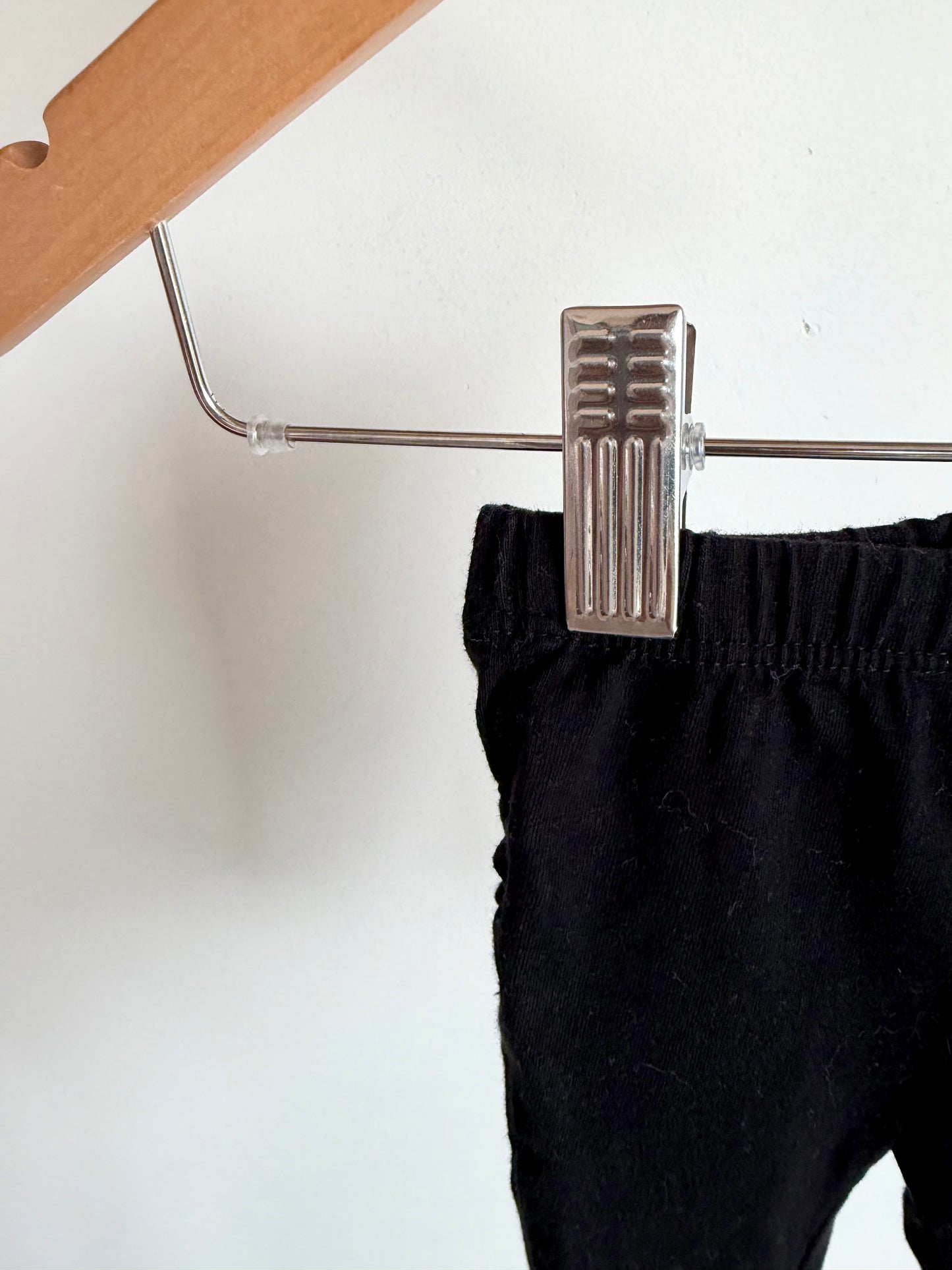 Black Bottom Ruffle Pants / 0-3m