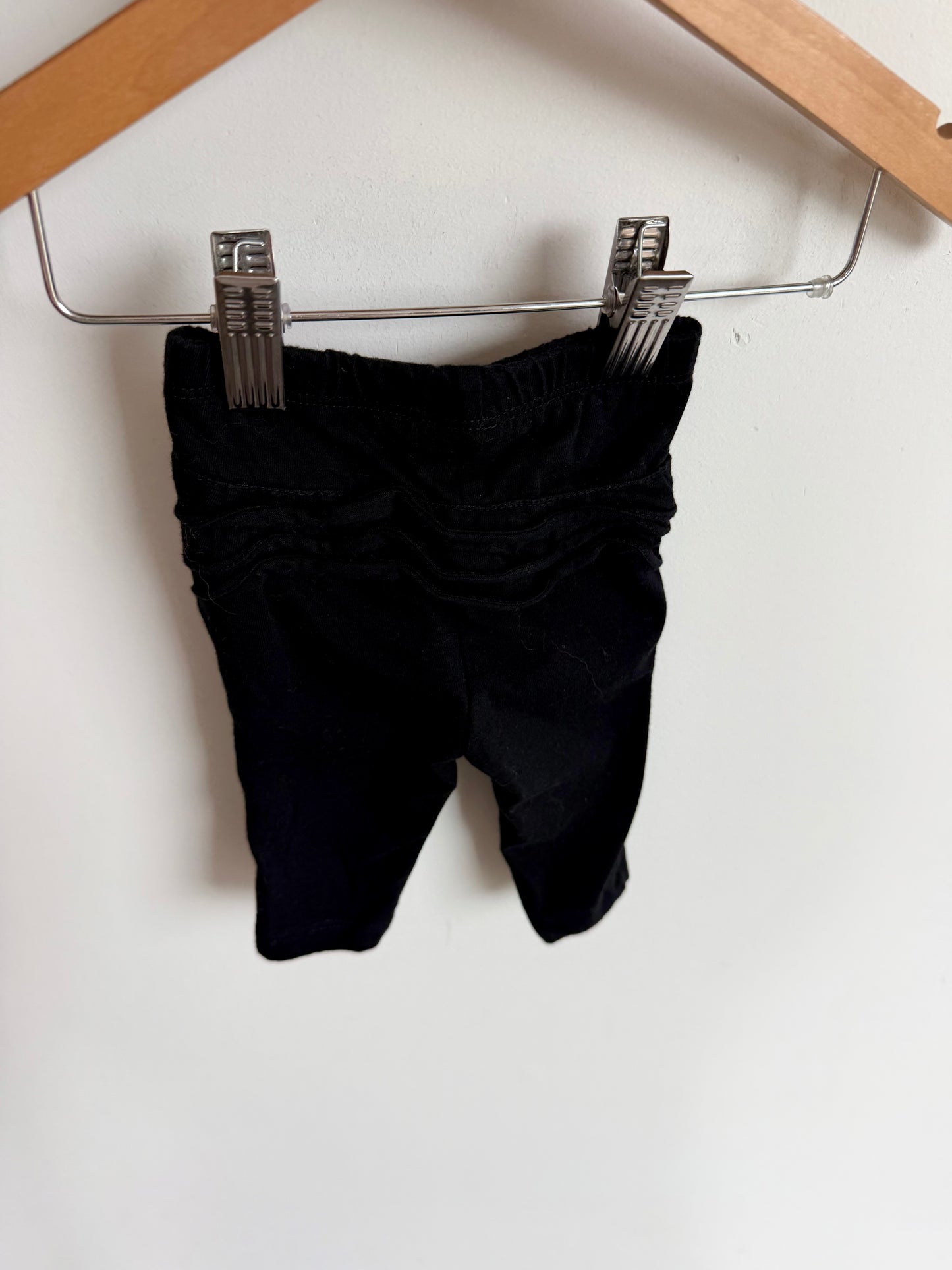 Black Bottom Ruffle Pants / 0-3m