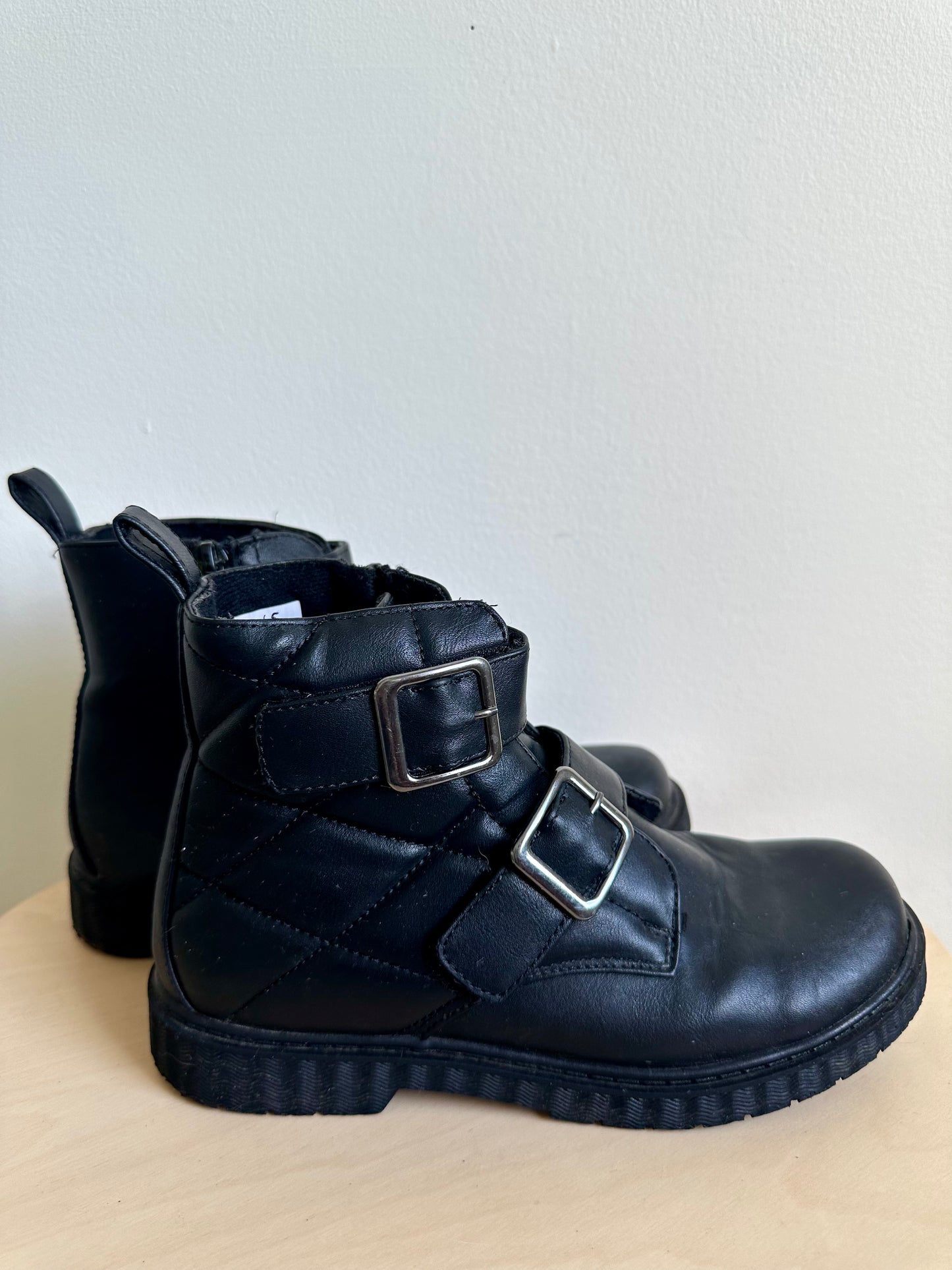 Black Zip Ankle Boots / 3 Big Kid