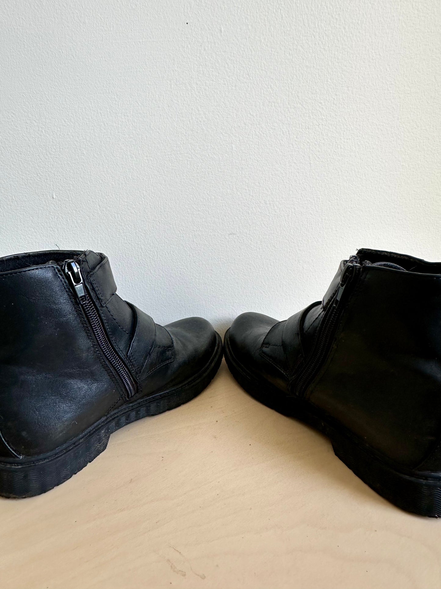 Black Zip Ankle Boots / 3 Big Kid