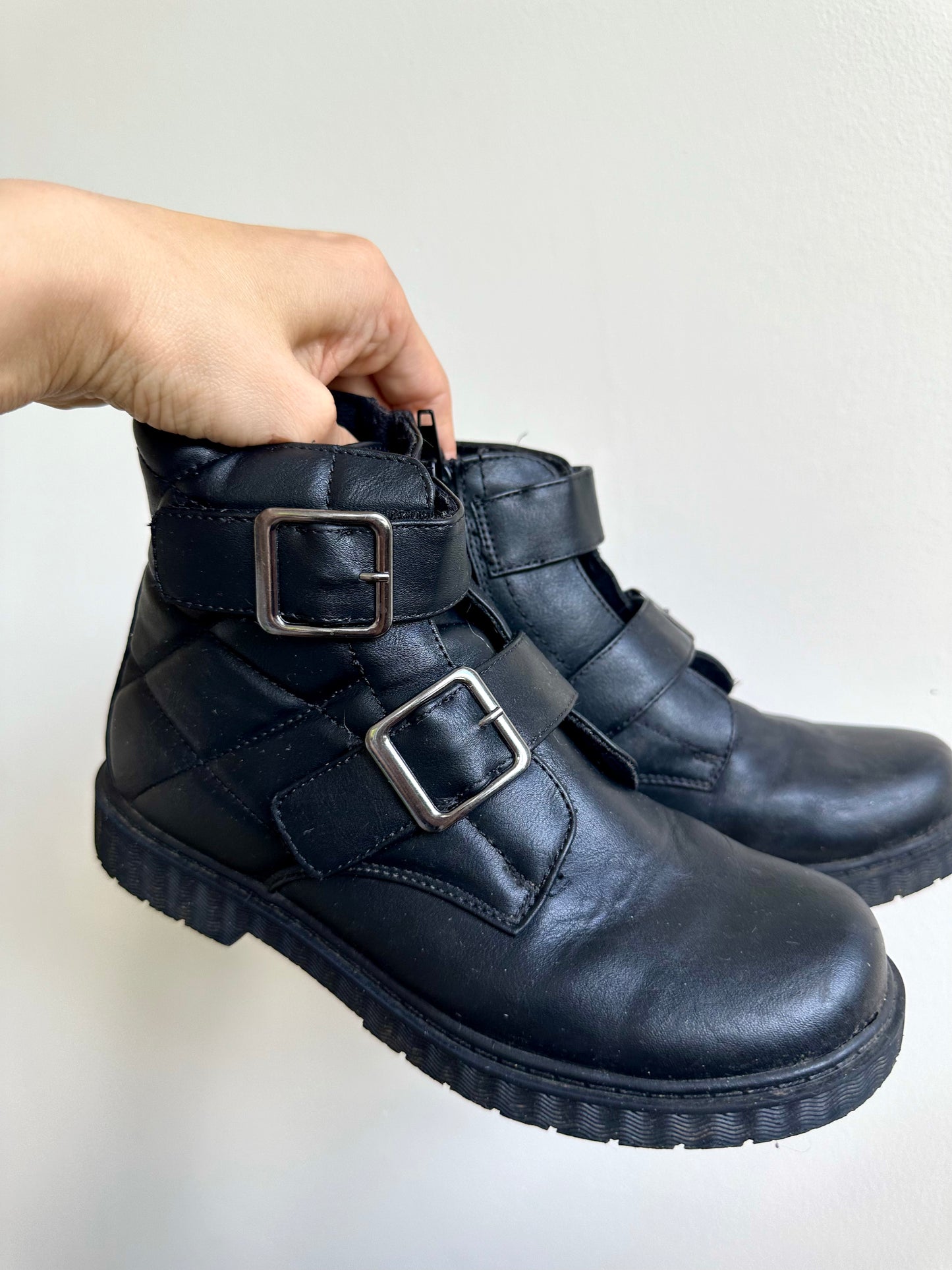 Black Zip Ankle Boots / 3 Big Kid