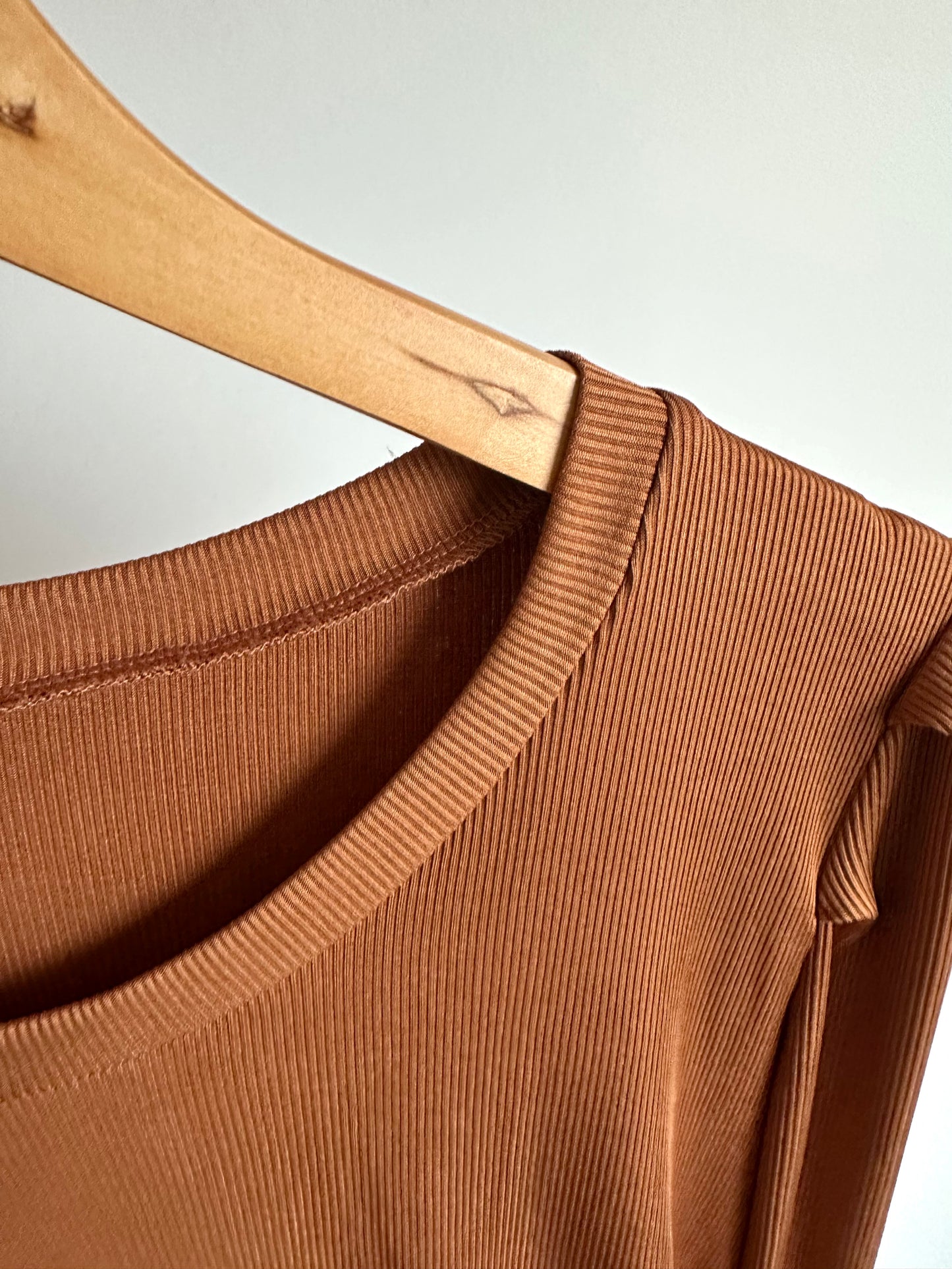 Ribbed Burnt Orange Maternity Long Sleeve / Medium