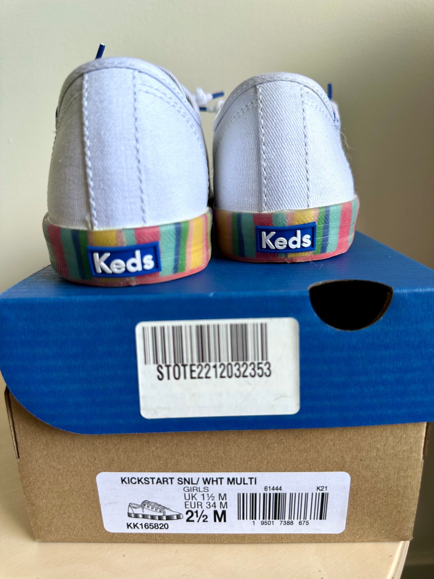 NEW Keds Sneakers / Size 2.5 Big Kids