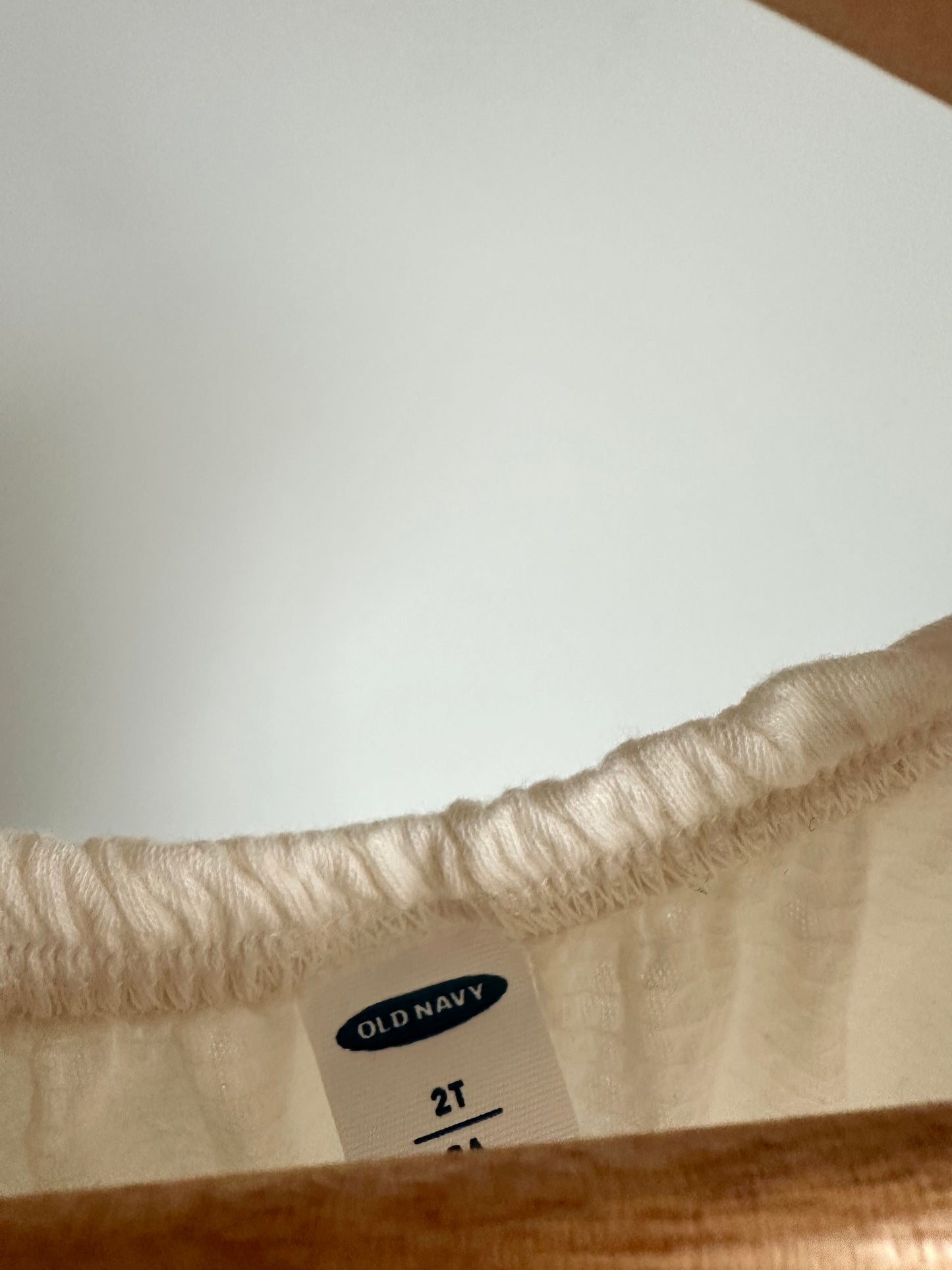 Cream Flowy Top / 2T