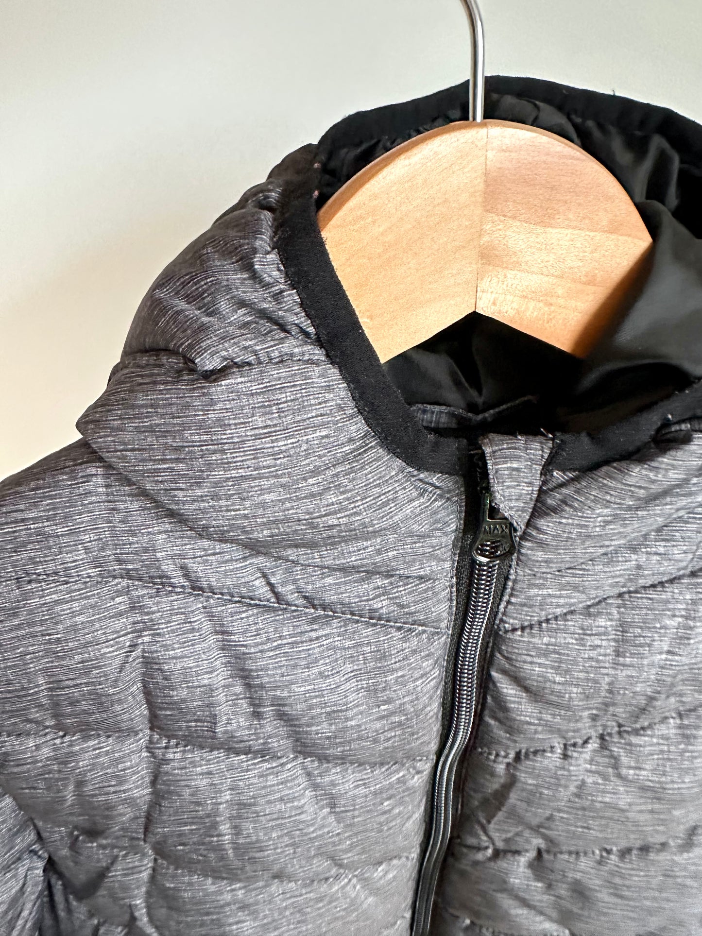 Grey Puffy Hood Jacket / 5 years