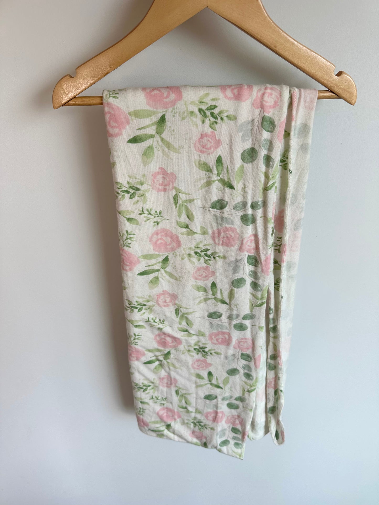 Floral Beluga Wrap Carrier / Newborn to 25 lbs