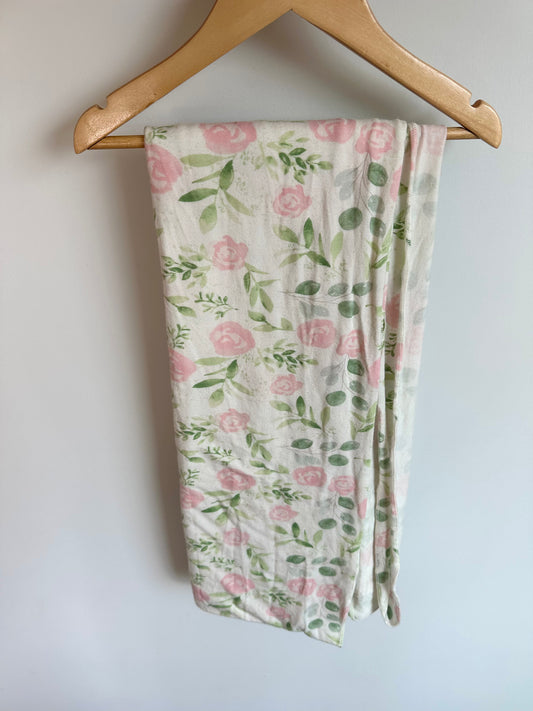 Floral Beluga Wrap Carrier / Newborn to 25 lbs