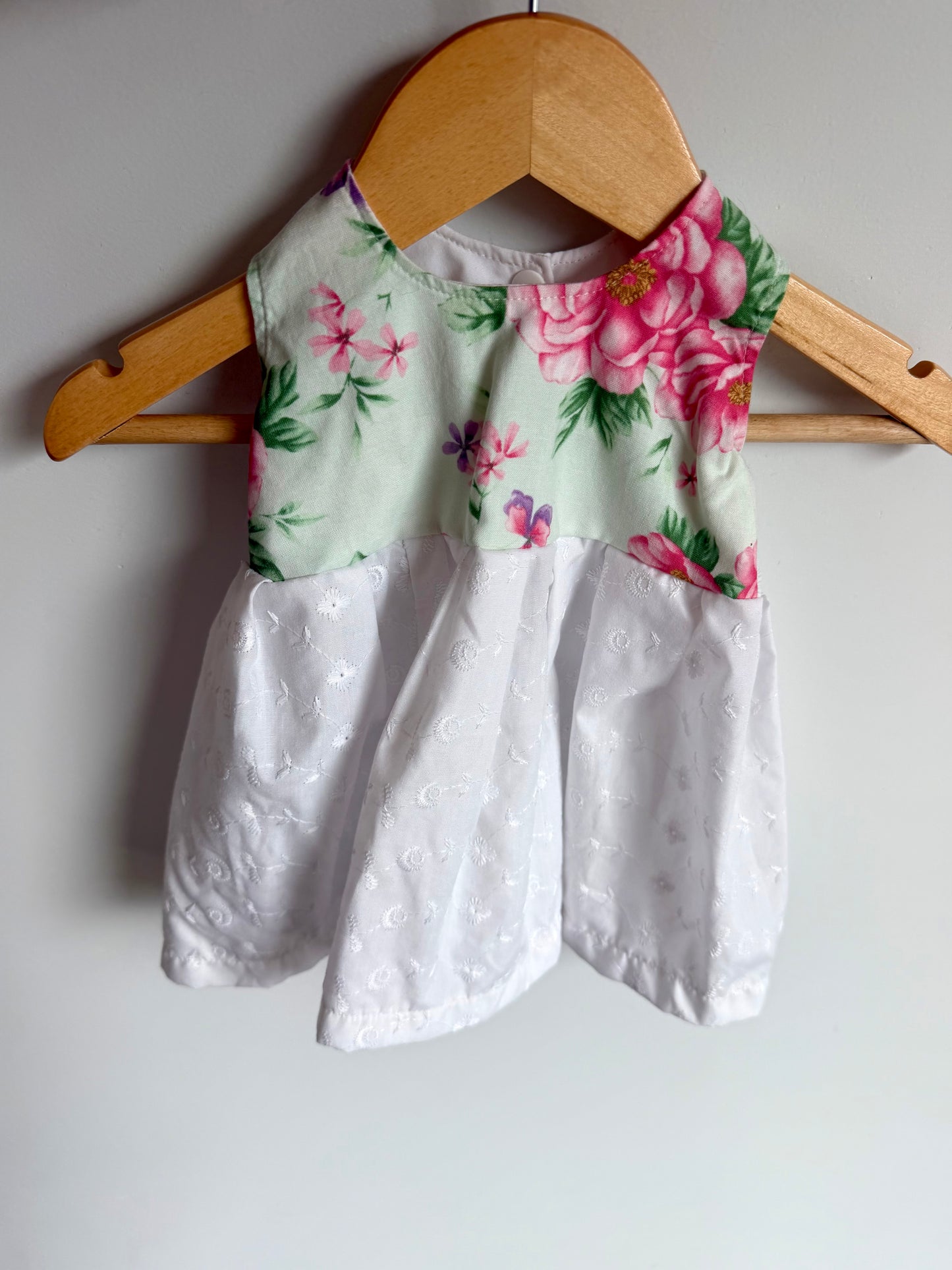 Handmade in Canada Floral + White Eyelet Dress / 6m