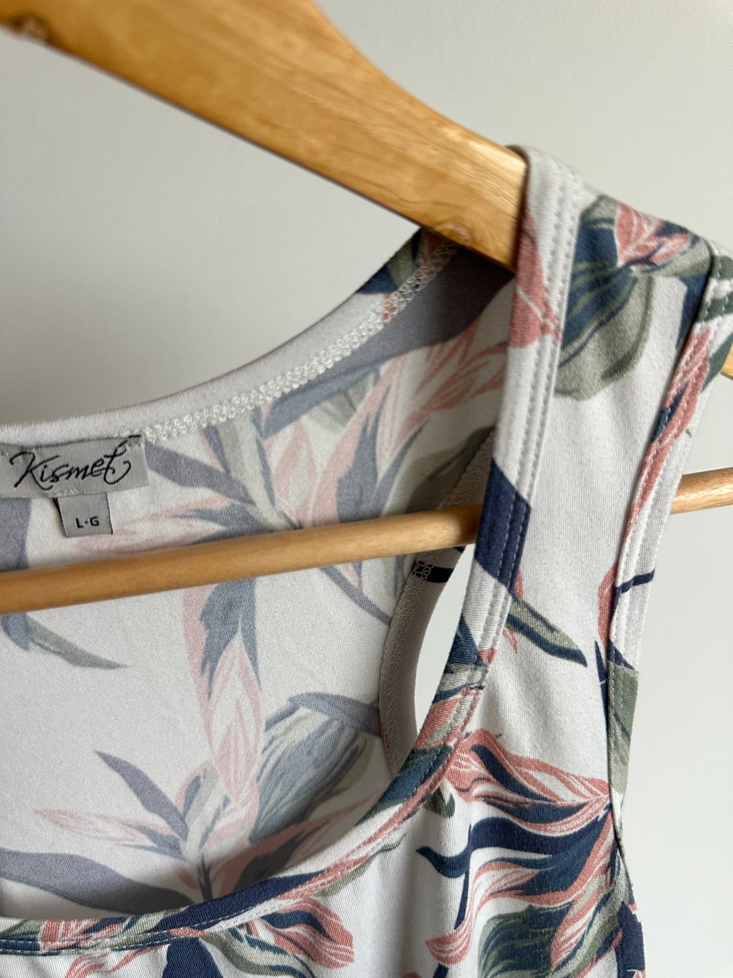 Leaf Patterned Tank Top / M-L