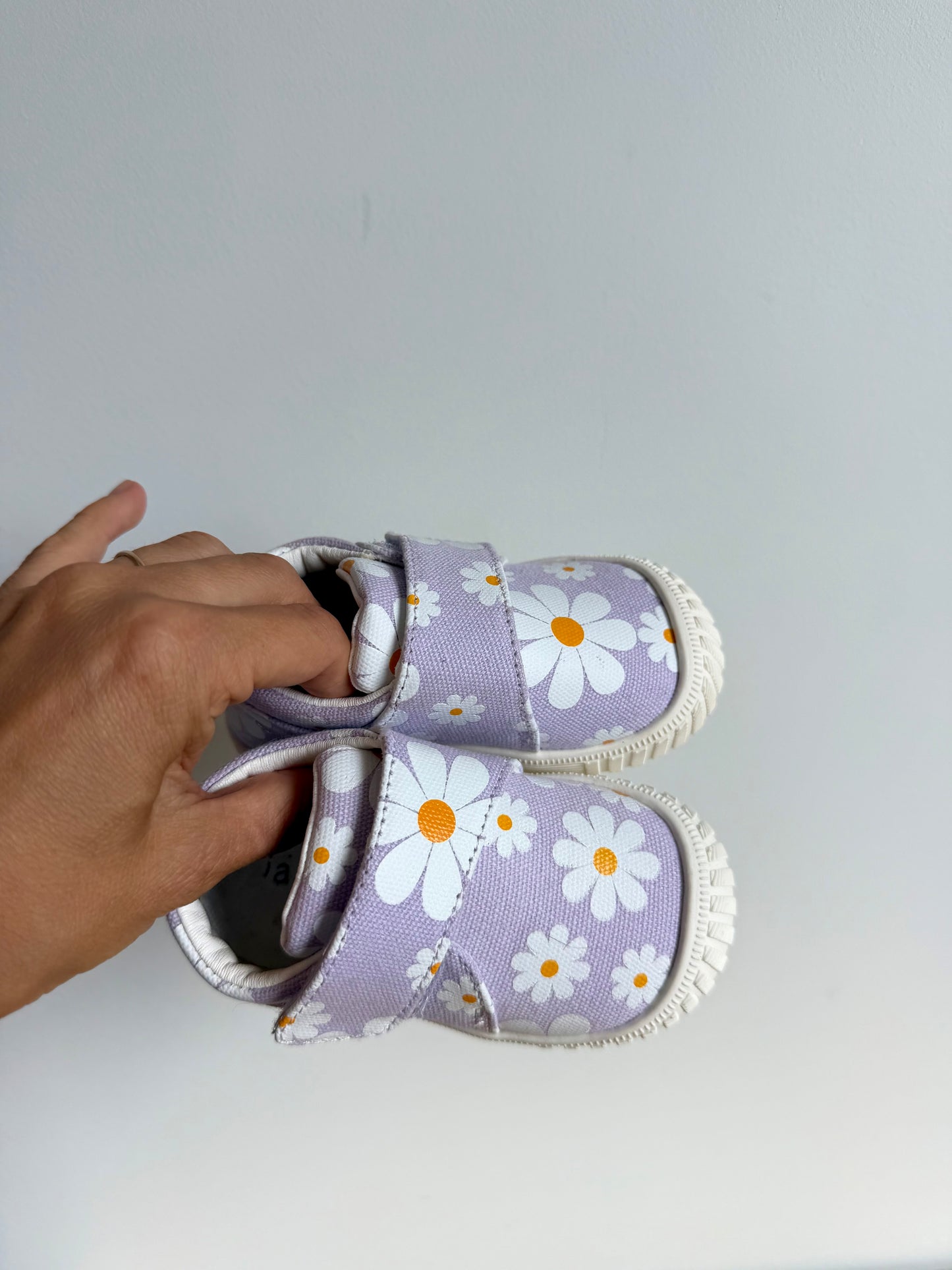 Purple Daisy Shoes / Size 5 Toddler