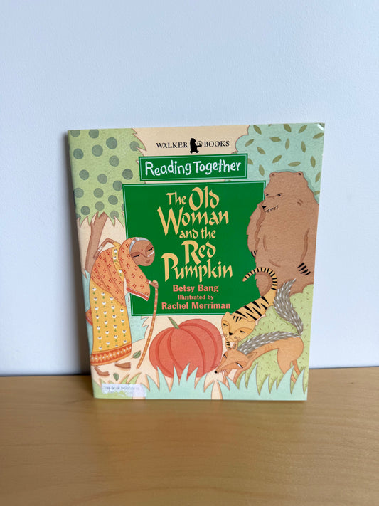 The Old Woman and the Red Pumpkin Book / 4-8 years