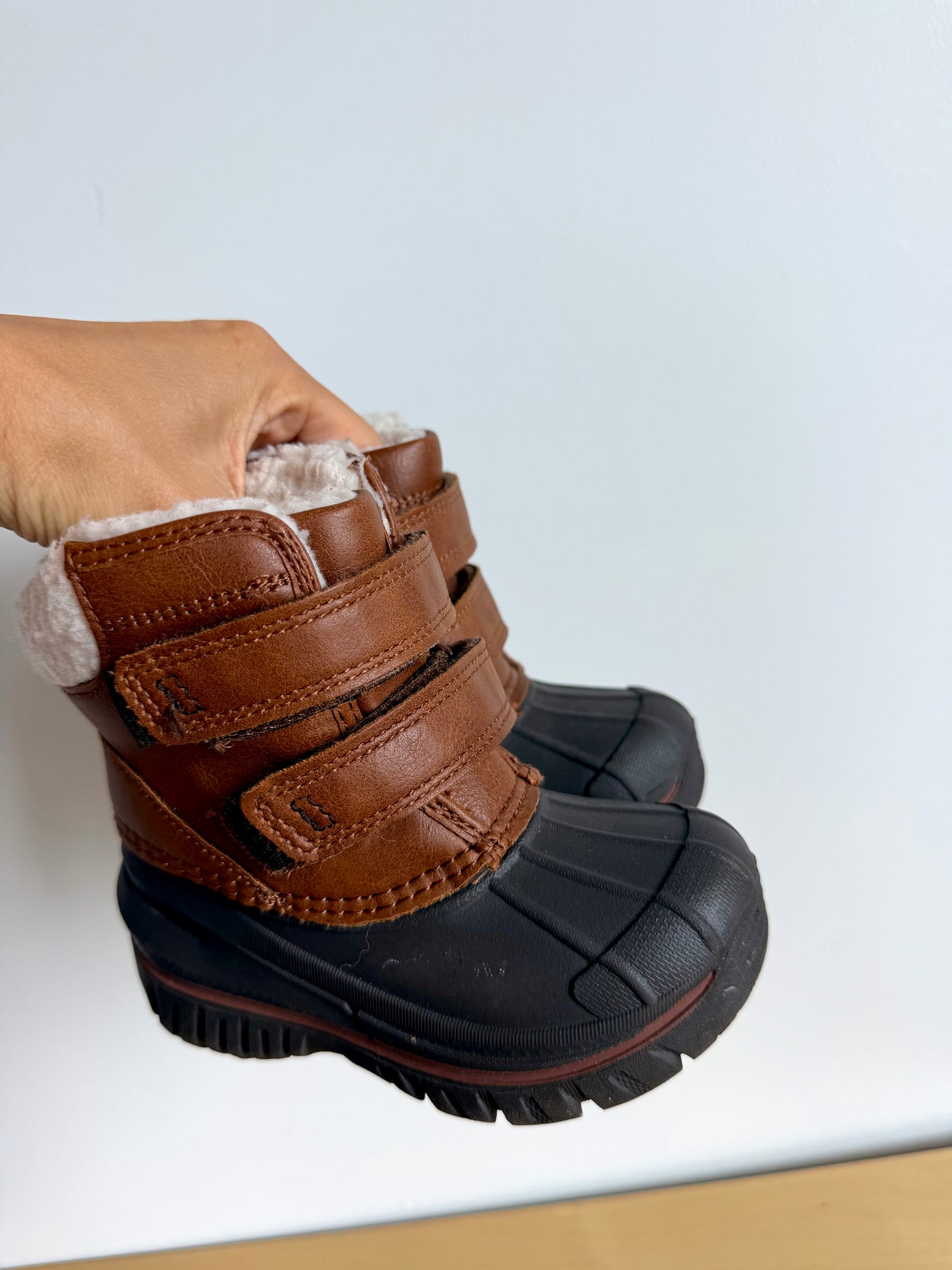 Brown Winter Boots / Size 5 Toddler