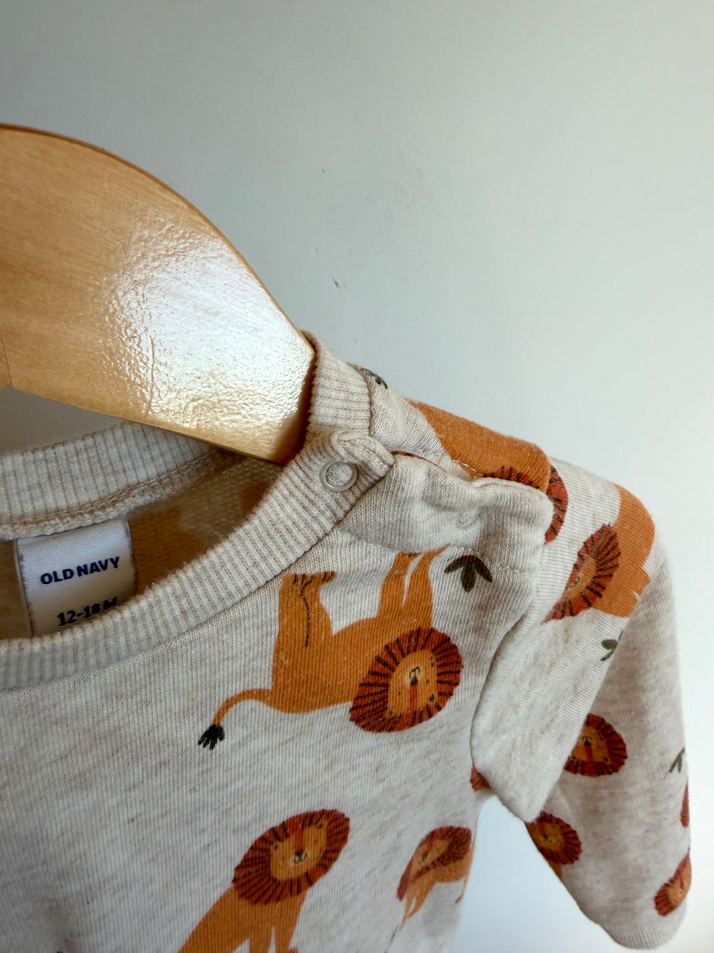 H&M Tan Lion Crewneck / 12-18m