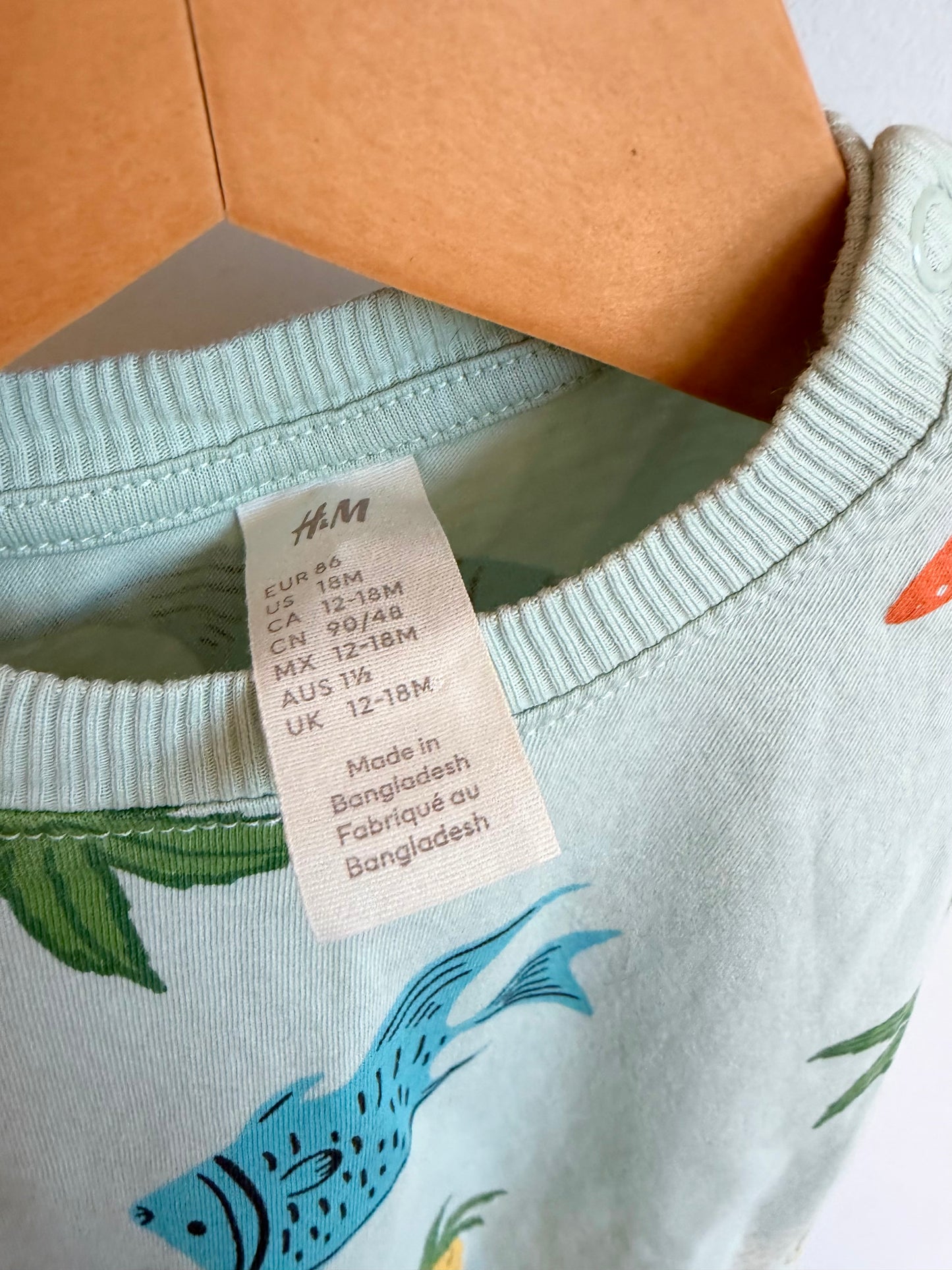 H&M Blue Fish T-shirt / 12-18m
