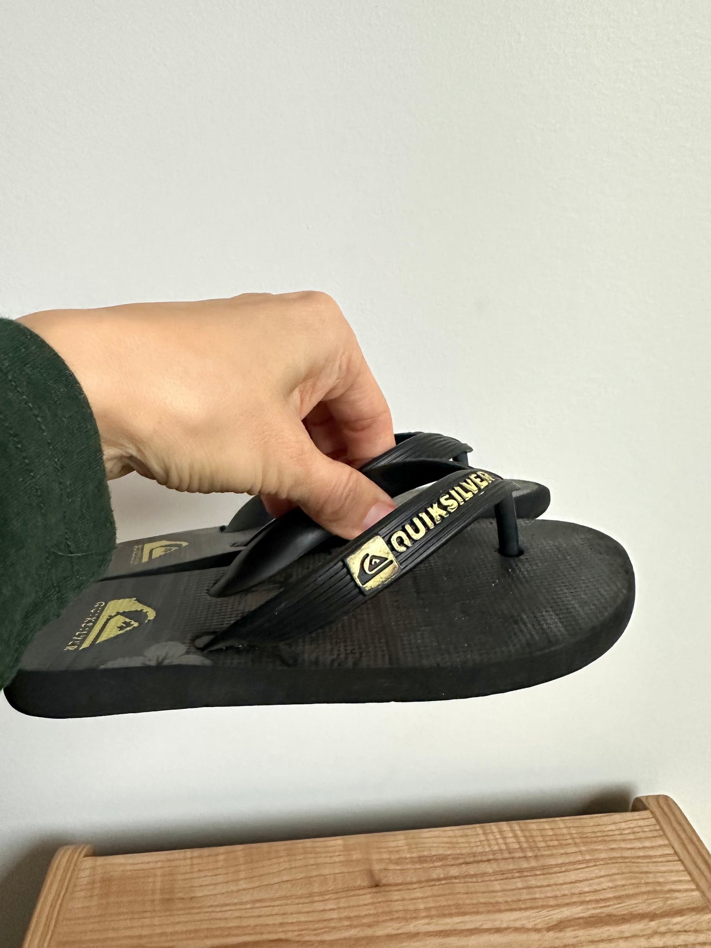 Quicksilver Black Sandals / Size 11-12 Little Kid