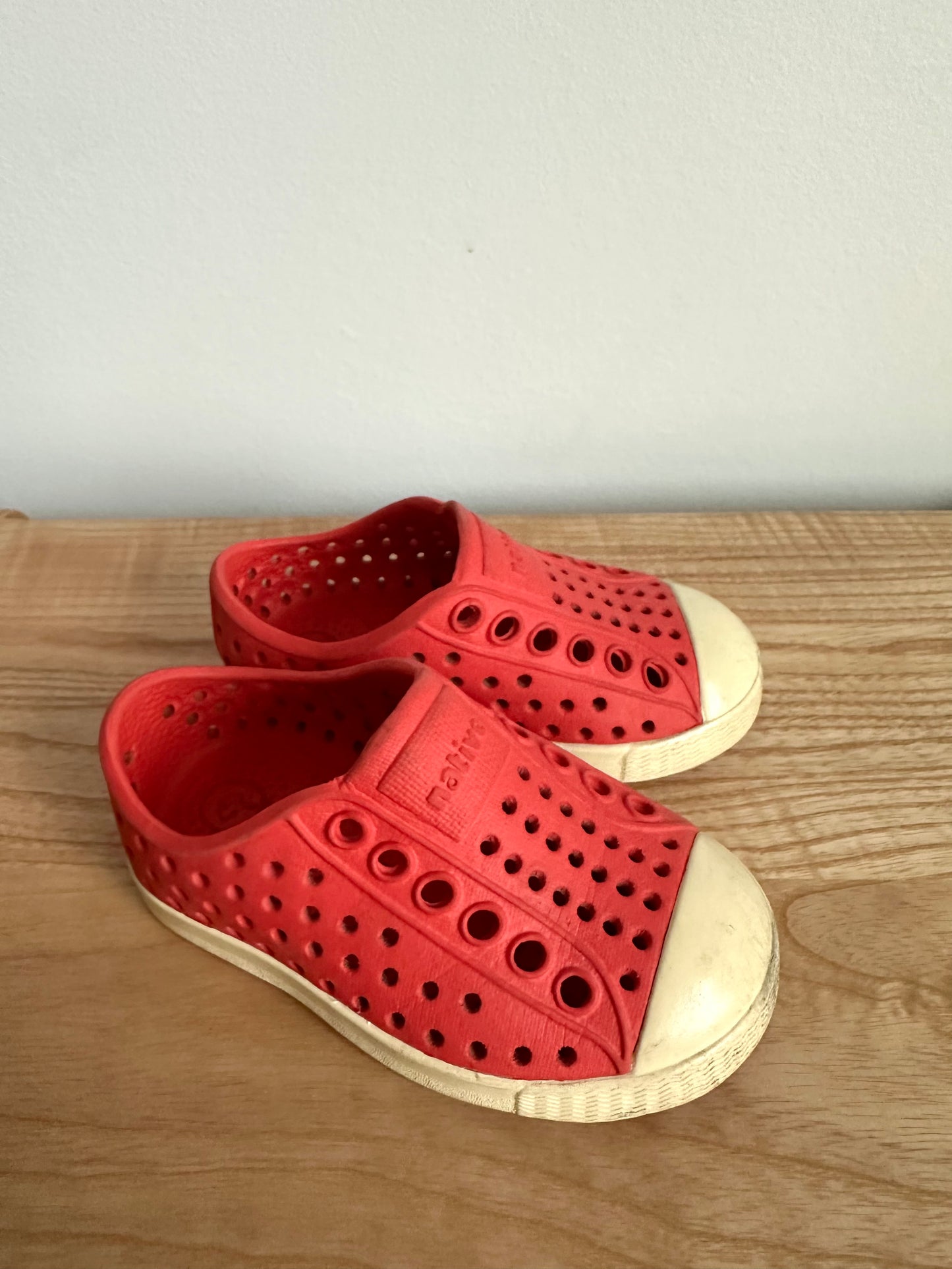 Native Red Shoes / Size 4 Toddler
