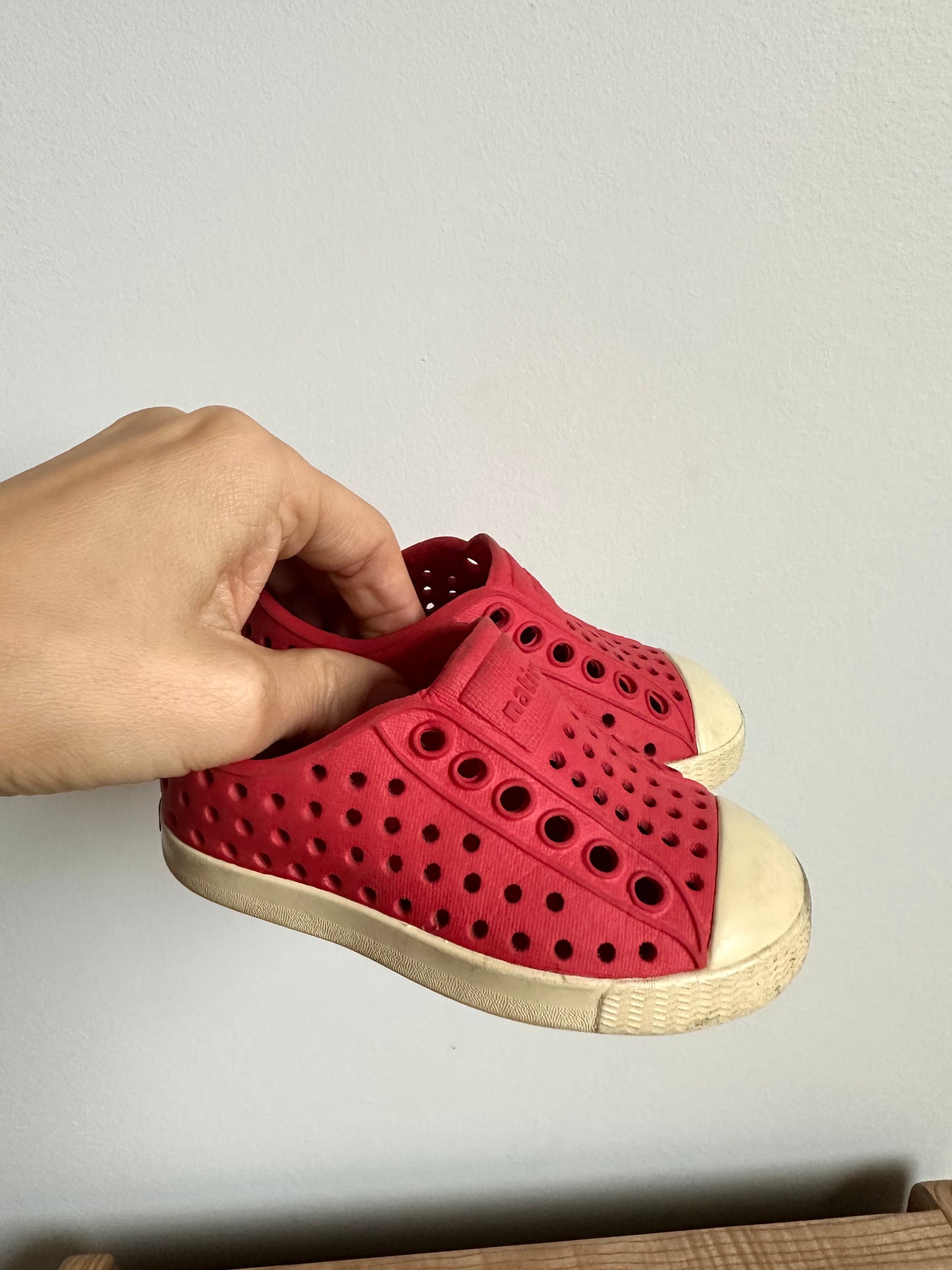 Native Red Shoes / Size 4 Toddler