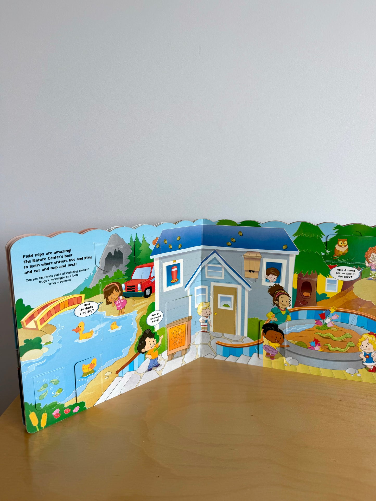 Let's Imagine At School Flap Book (PLAY) / 2-5 years
