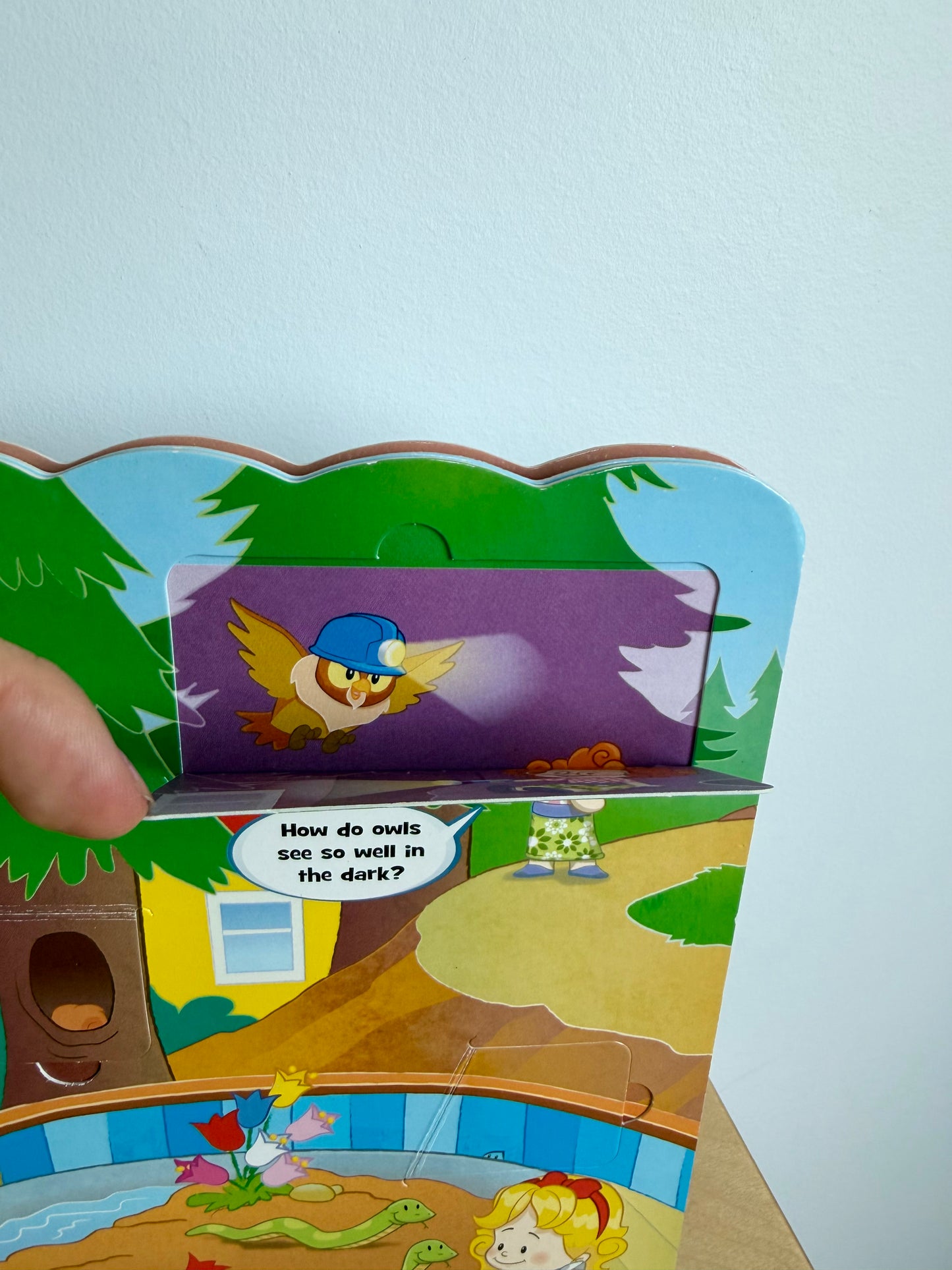 Let's Imagine At School Flap Book (PLAY) / 2-5 years