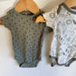 Green Spotted + Animal Bodysuits / 3-6m