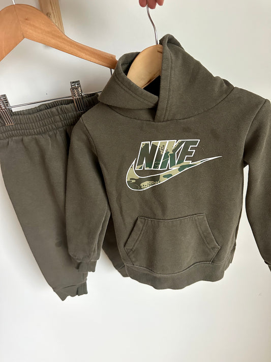 Nike Olive Sweater + Pants Set (PLAY) / 2-3T (No Shipping)
