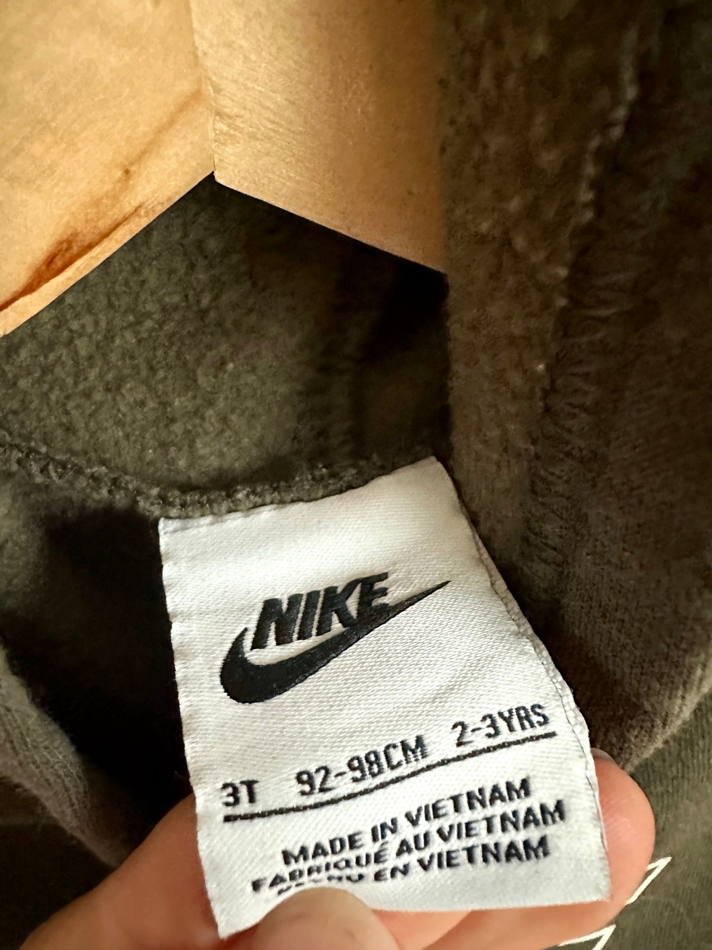 Nike Olive Sweater + Pants Set (PLAY) / 2-3T (No Shipping)