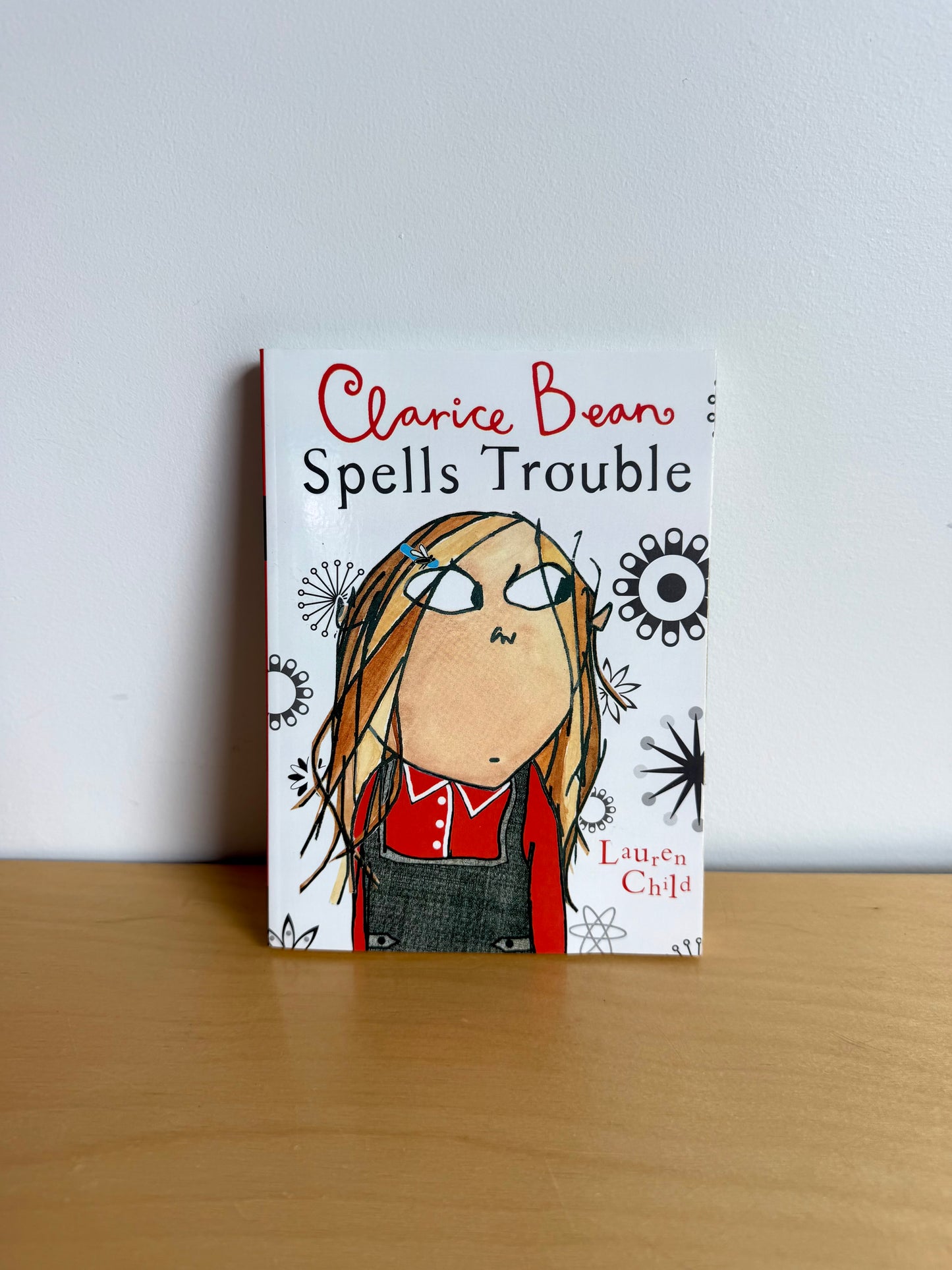 Clarice Bean - Spells Trouble Softcover Novel / 8-10 years