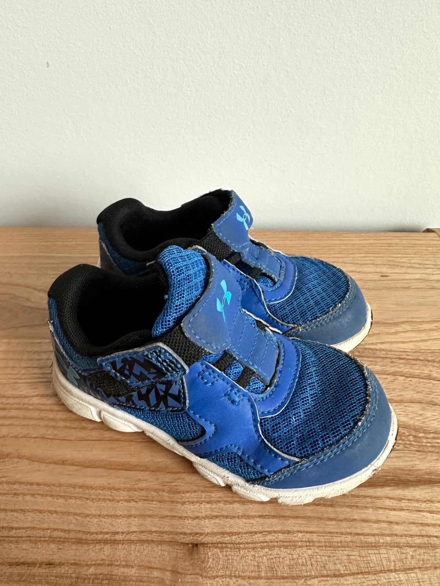 Under Armour Blue Runners / Size 7 Toddler