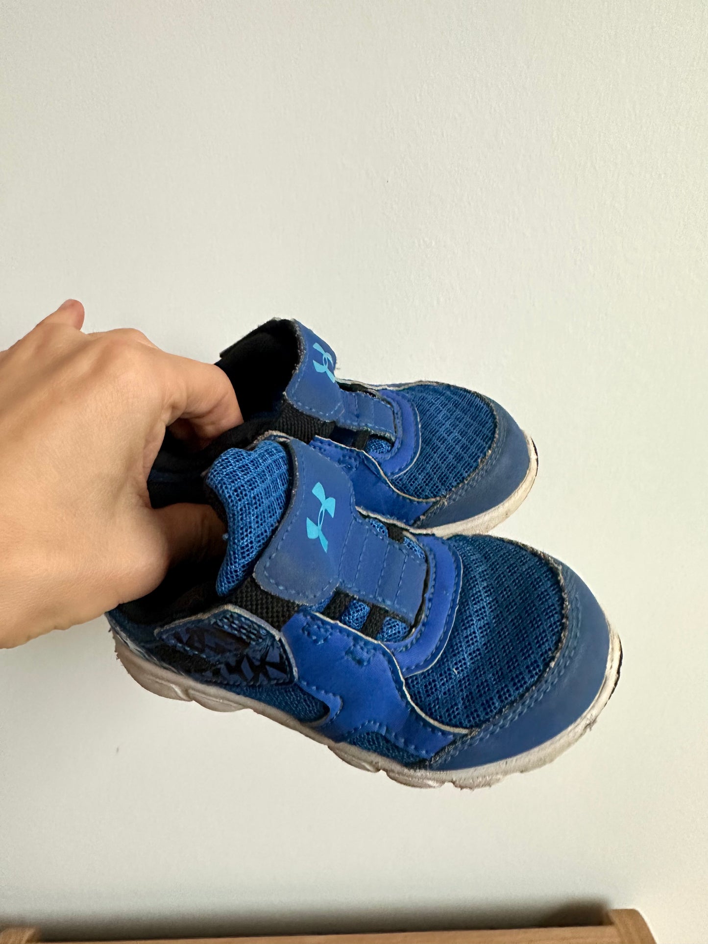 Under Armour Blue Runners / Size 7 Toddler