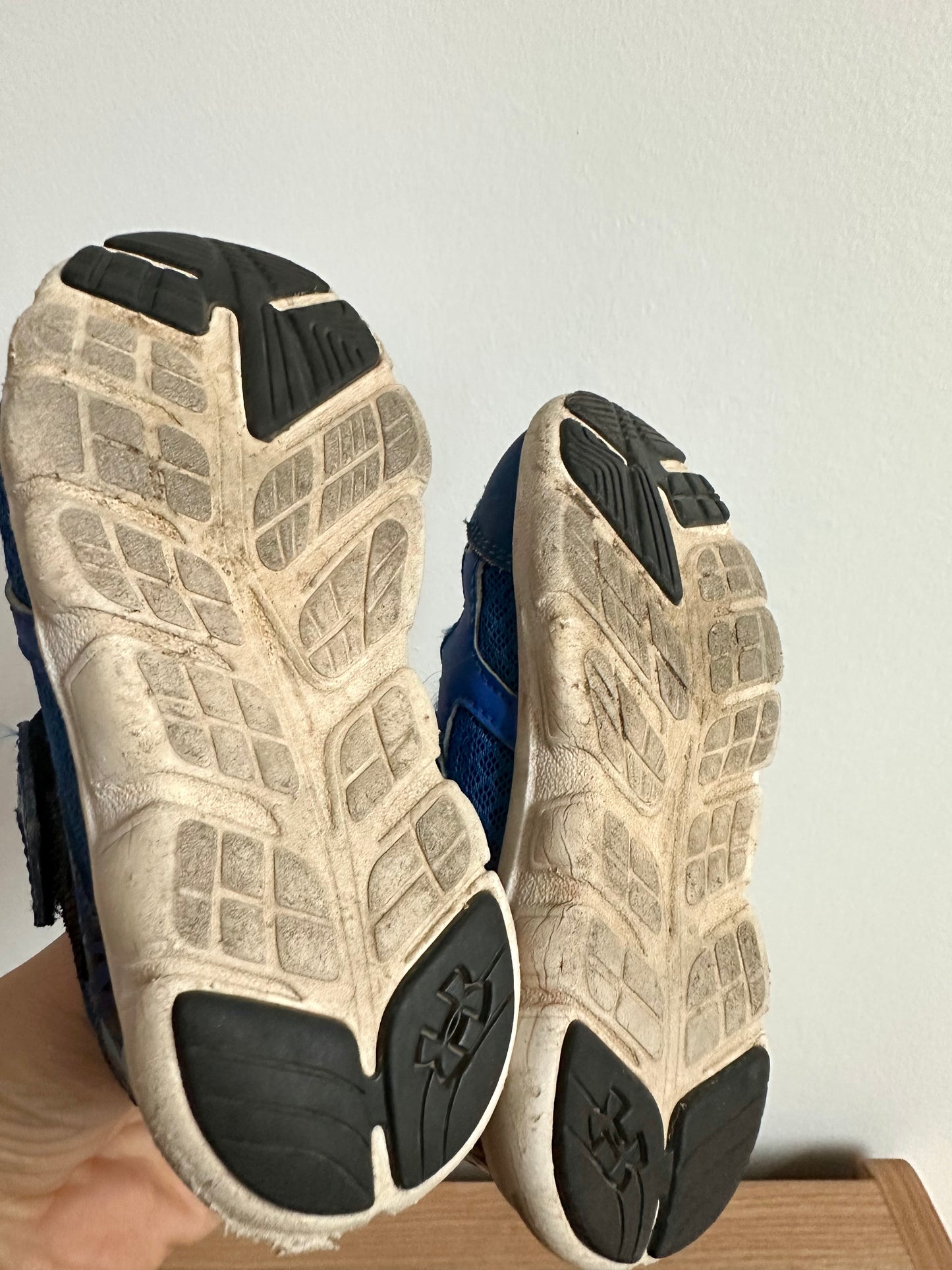 Under Armour Blue Runners / Size 7 Toddler