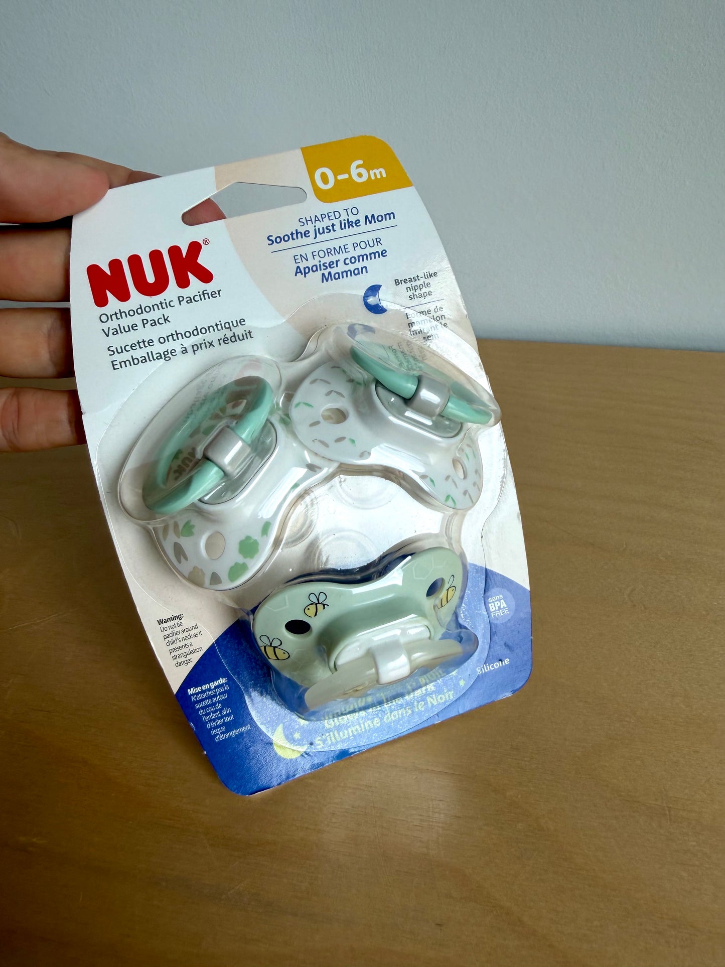 Orthodontic Bee Pattern Glow in the Dark Pacifiers (3 In Package) / 0-6m