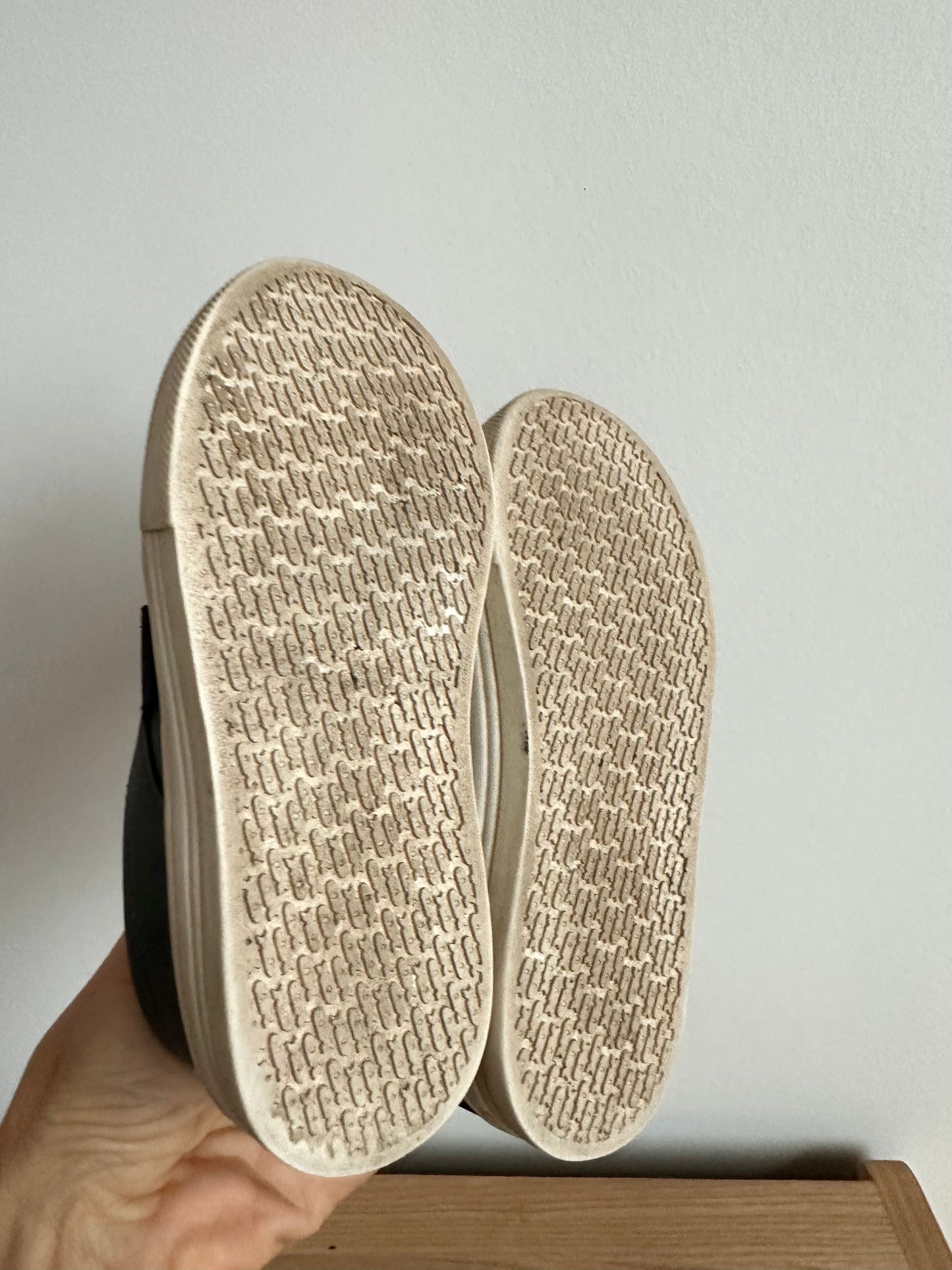 Dusty Blue Grey Shoes / Size 7 Toddler