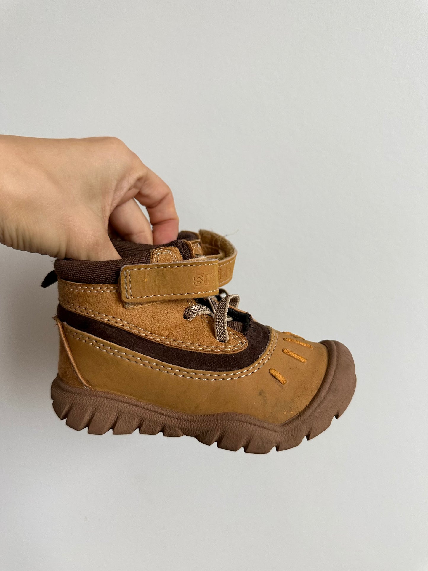 Stride Rite Brown High Top Shoes / Size 6 Toddler