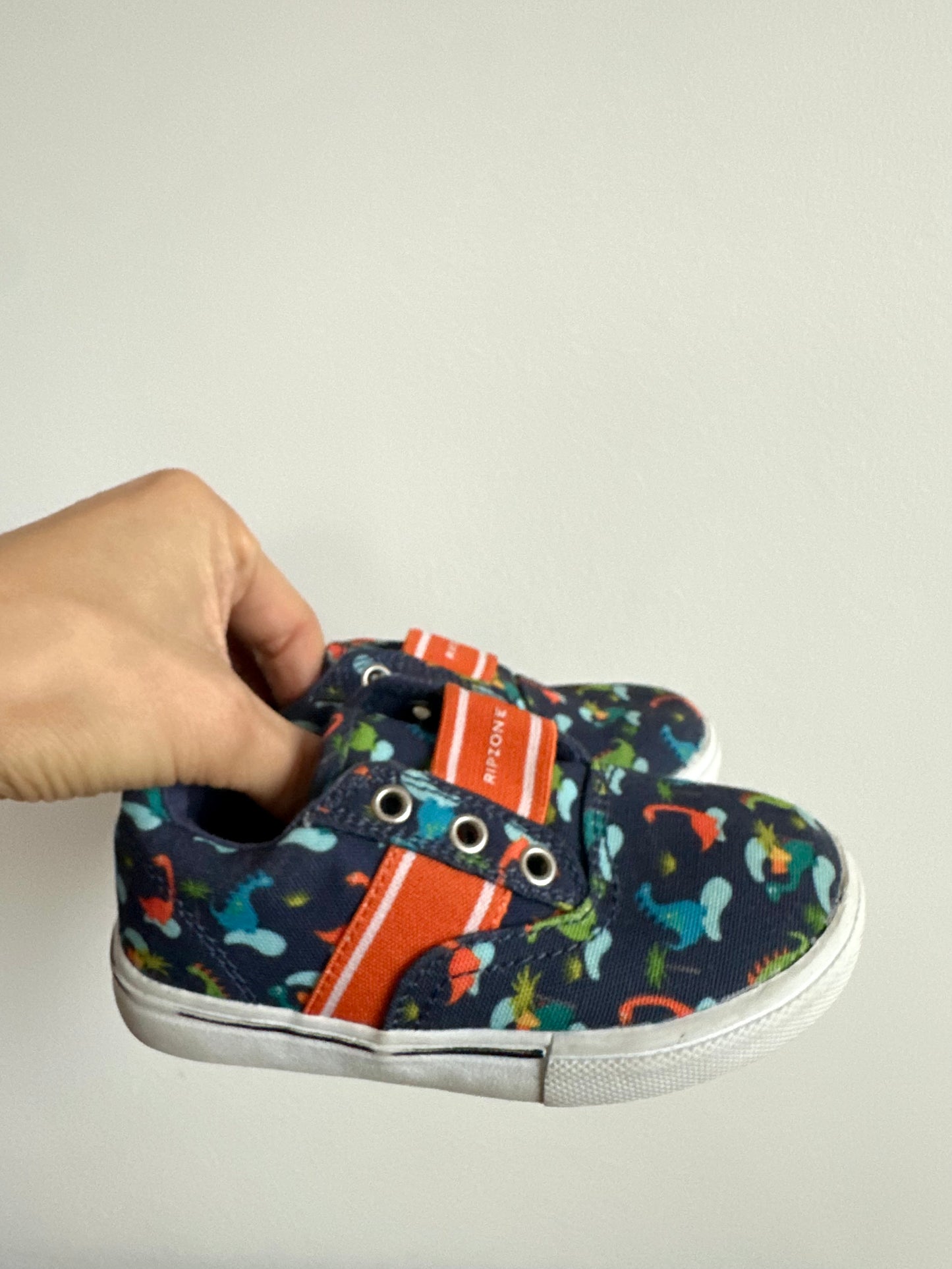 Ripzone Dino Shoes / Size 6 Toddler