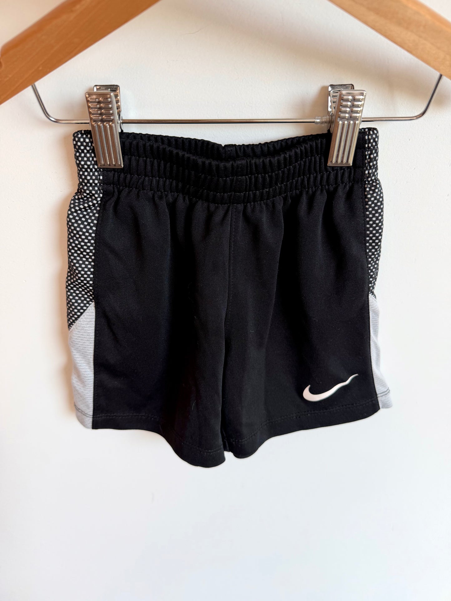 Nike with Grey Side Panel Shorts / 24m