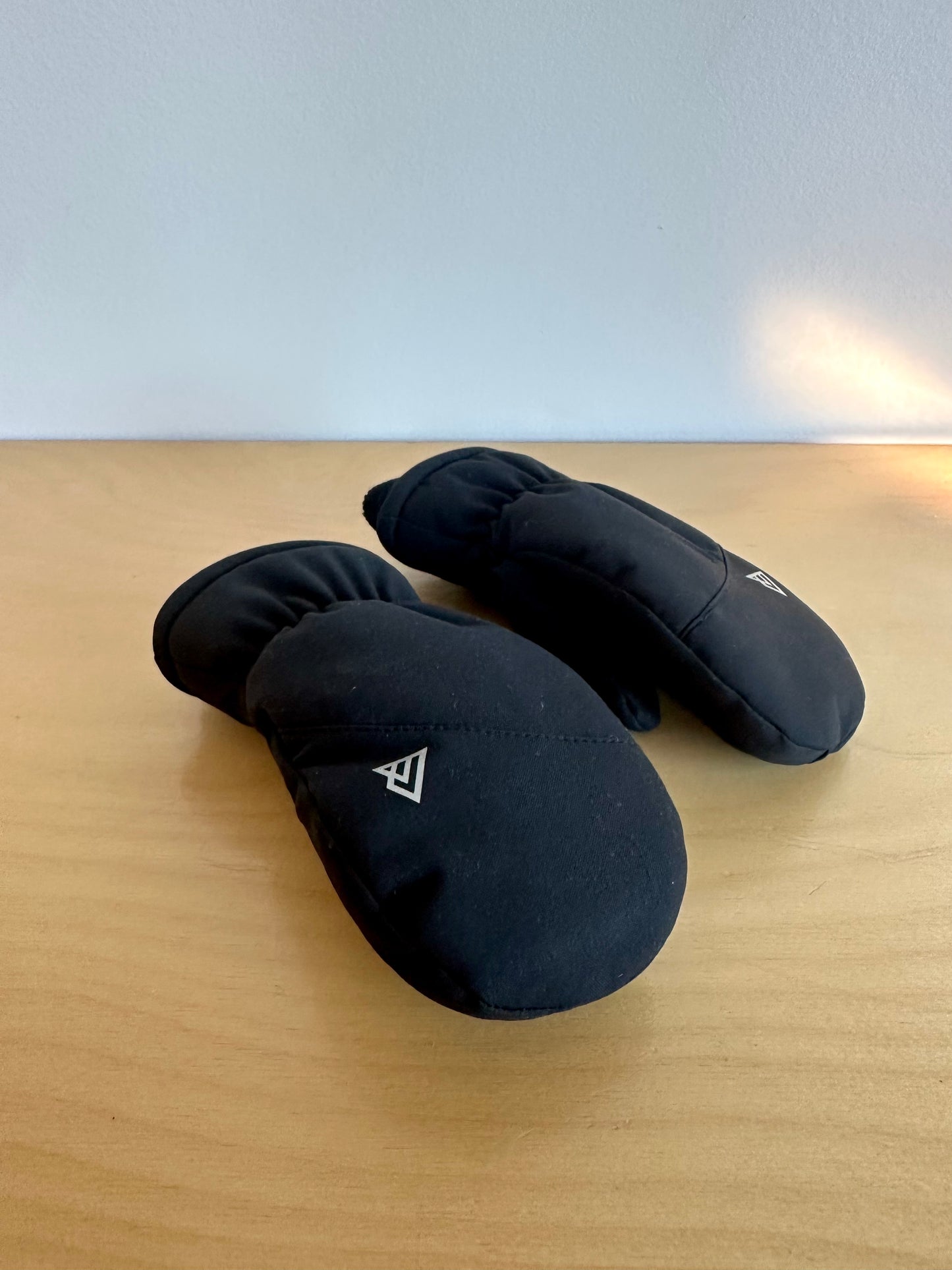 Black Winter Mits / 24m?