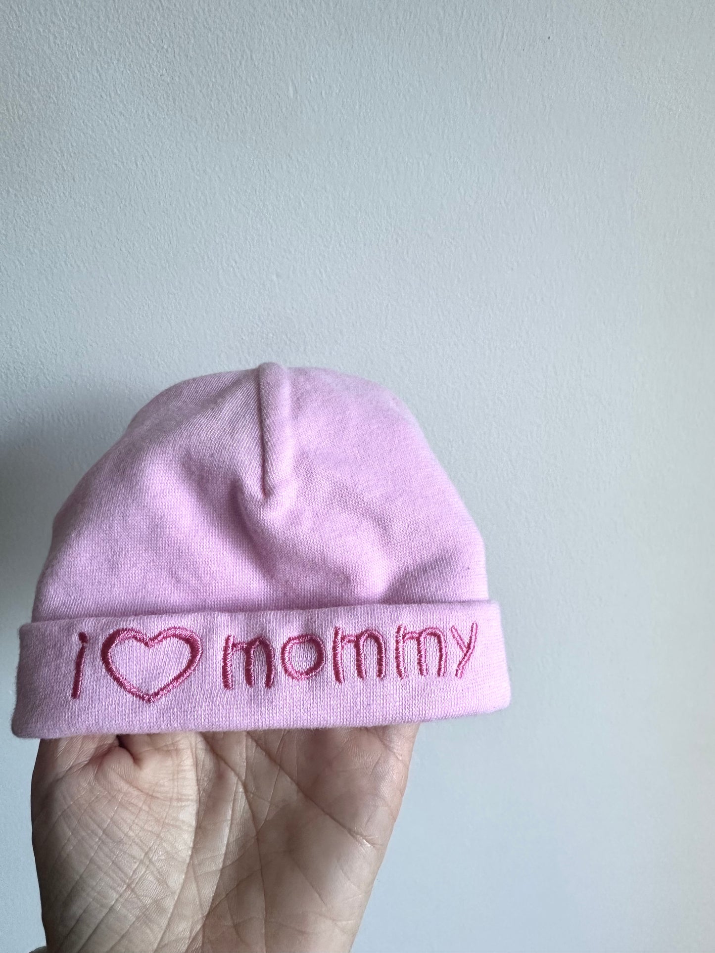 Made in Canada I Love Mommy Beanie / 0-6m