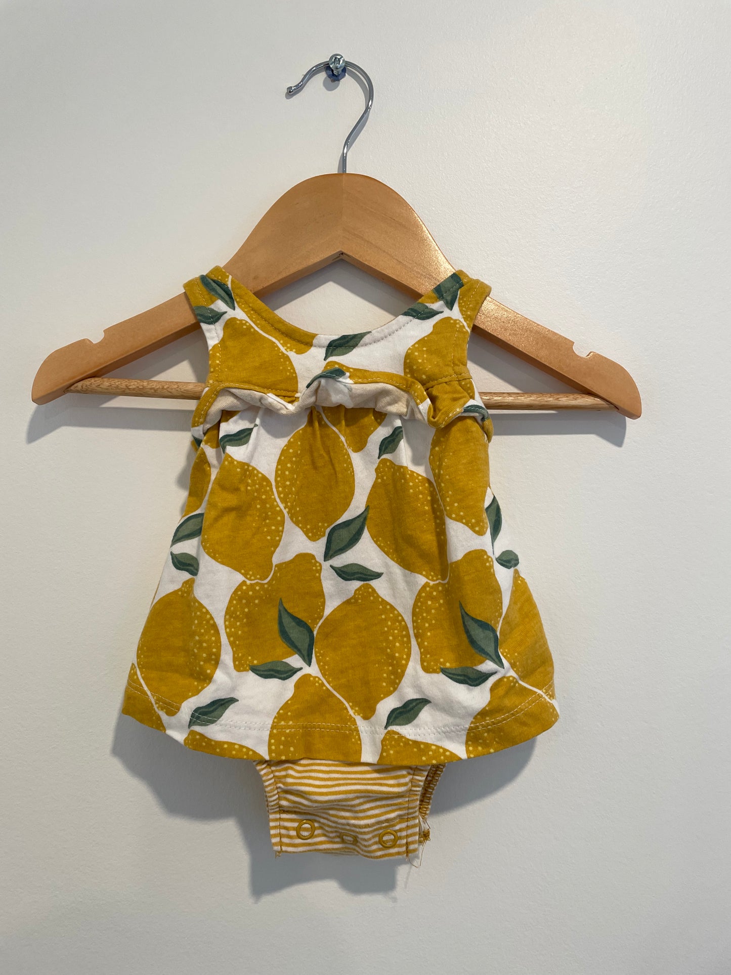 Newborn Lemon Ruffle Bodysuit / 0m