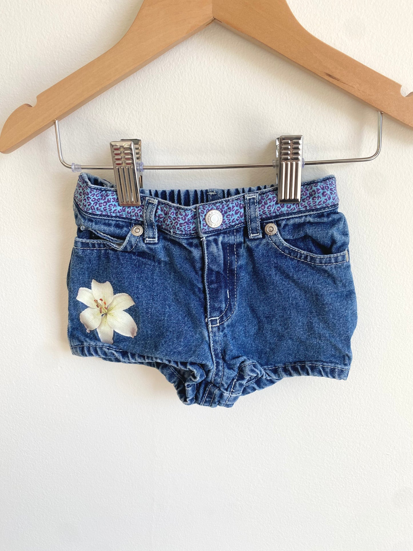 Jean Shorts with White Flower / 3-6m