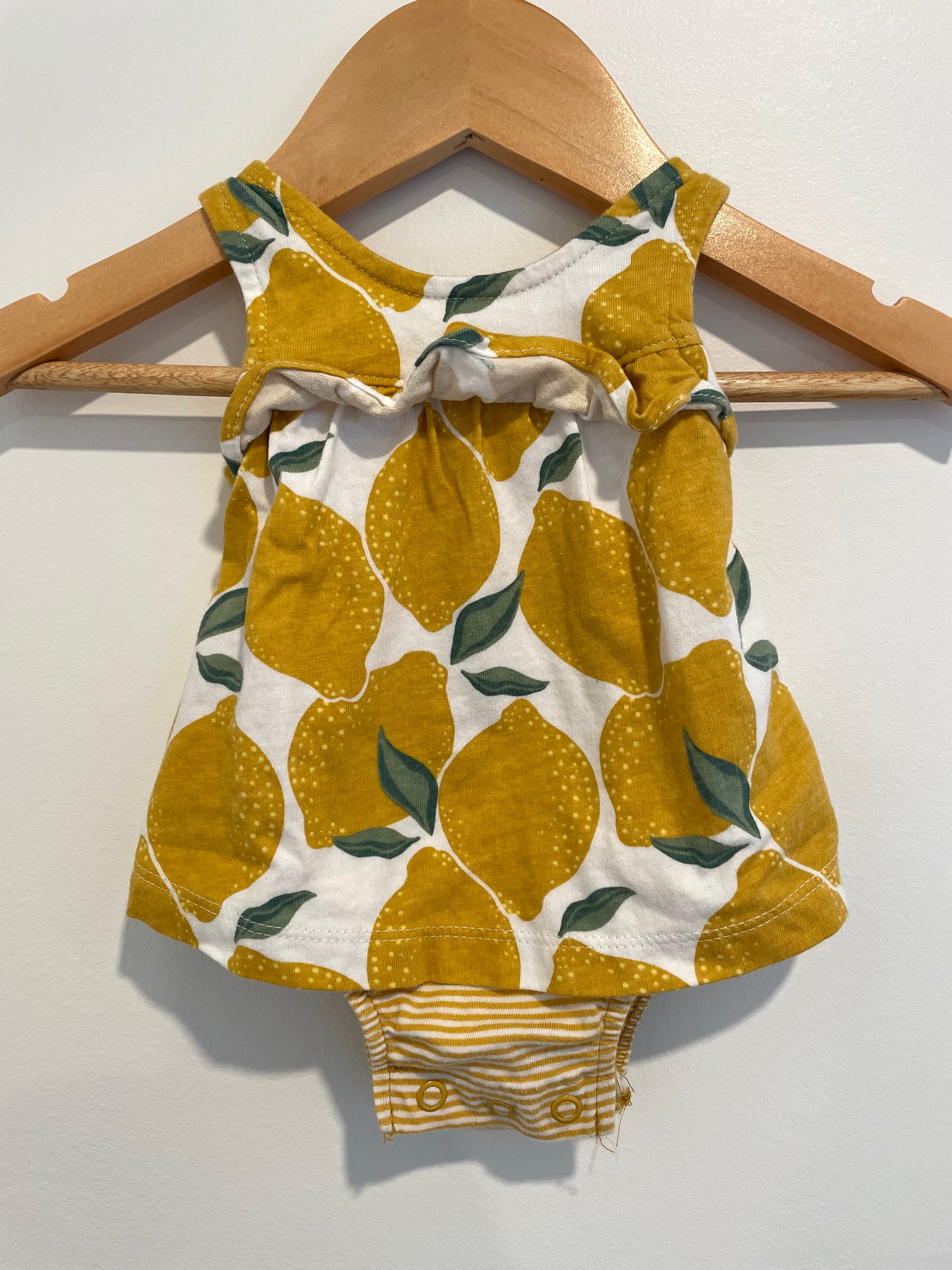 Newborn Lemon Ruffle Bodysuit / 0m