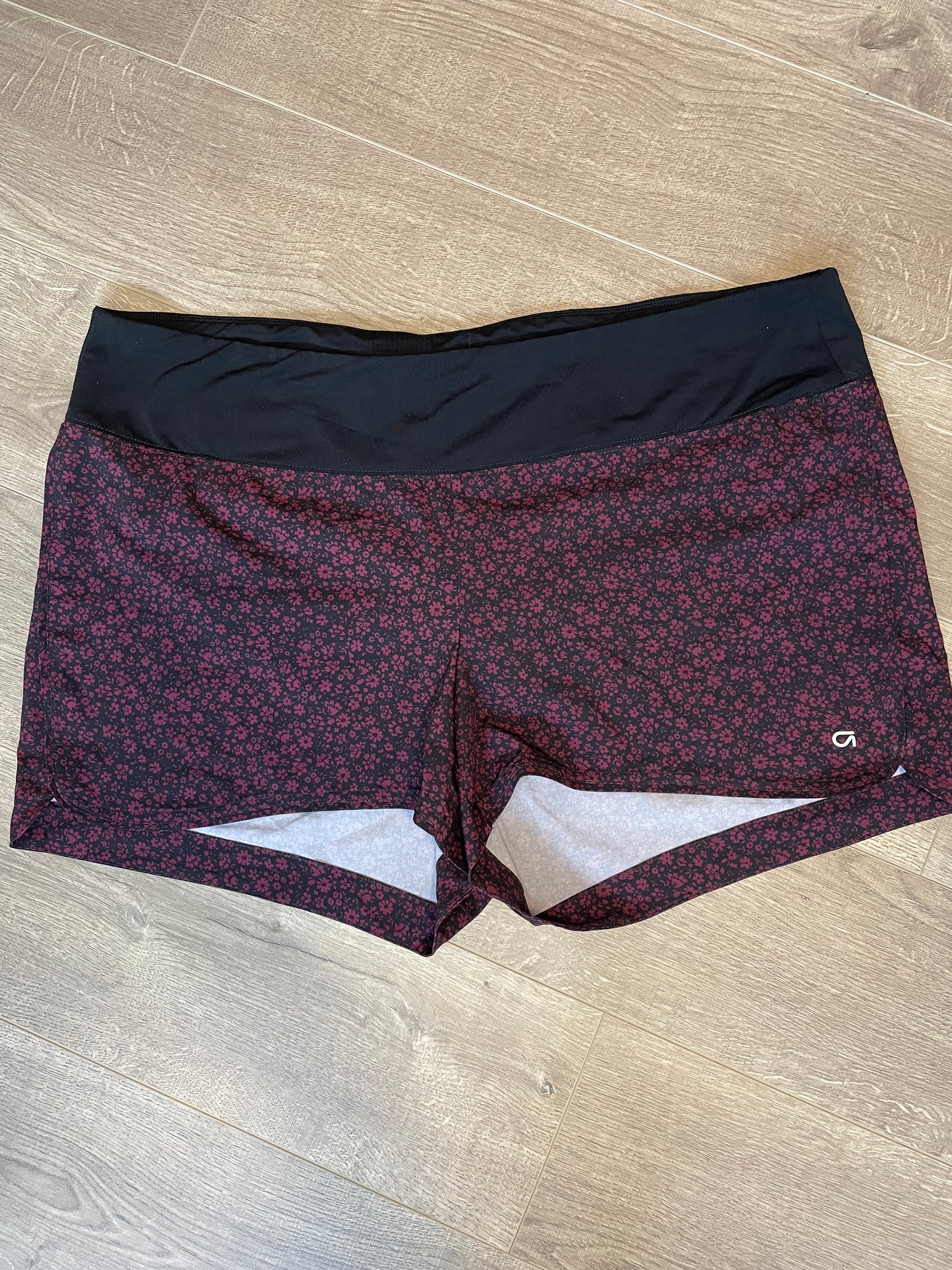 Gap Fit Maternity Shorts / XL